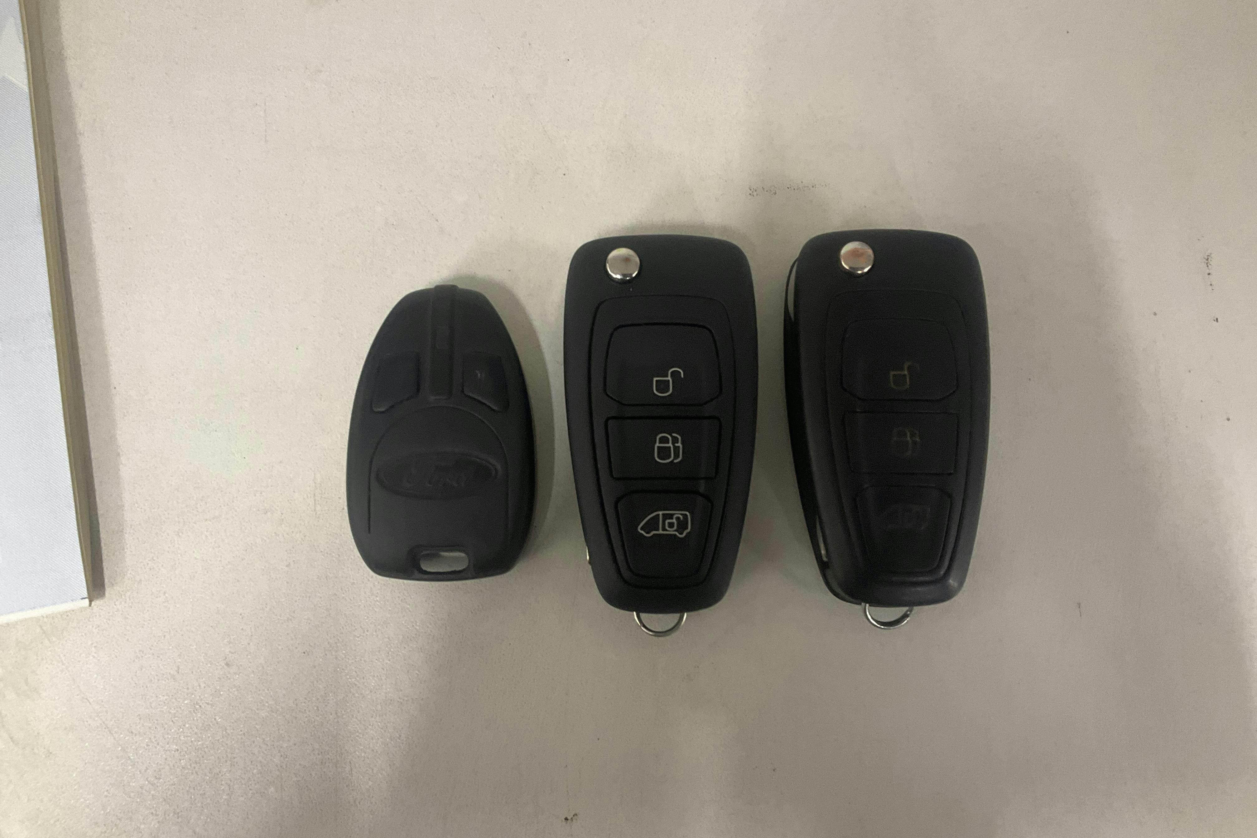 Presentationsfoto 18 av 18: Ford Transit Custom 2.0 TDCi 2WD Skåp (130hk) - 32 859 mil - Automat - vit - 2020