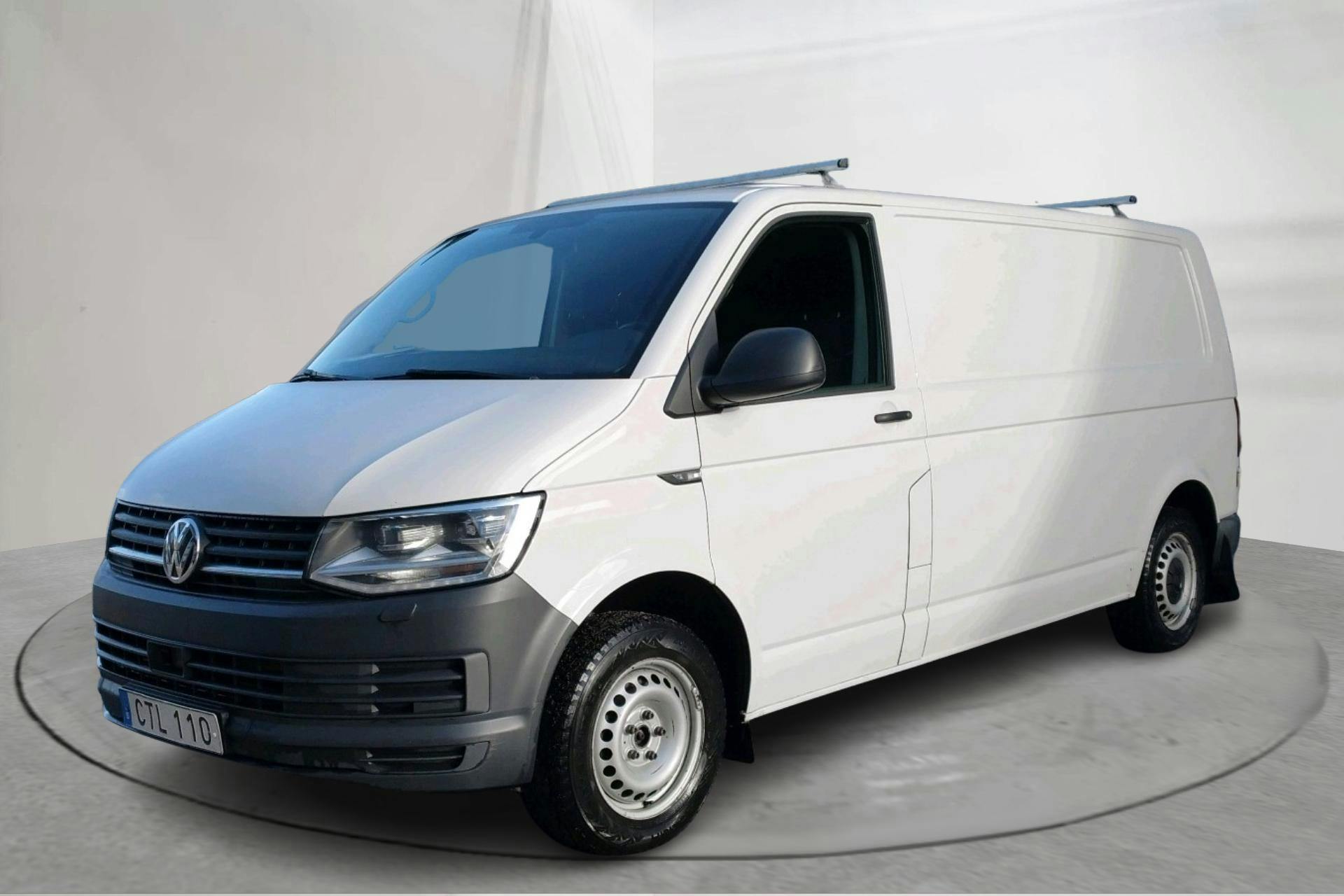 Presentationsfoto 1 av 13: VW Transporter T6 2.0 TDI BMT Skåp (150hk) - 26 592 mil - Manuell - vit - 2018