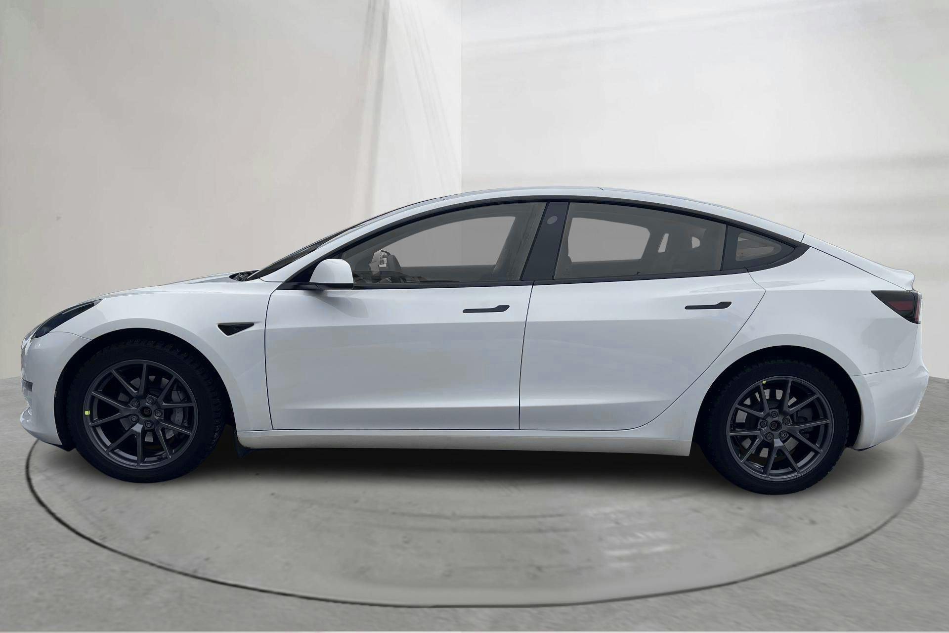 Presentationsfoto 2 av 26: Tesla Model 3 Long Range Dual Motor AWD - 16 374 mil - Automat - vit - 2023