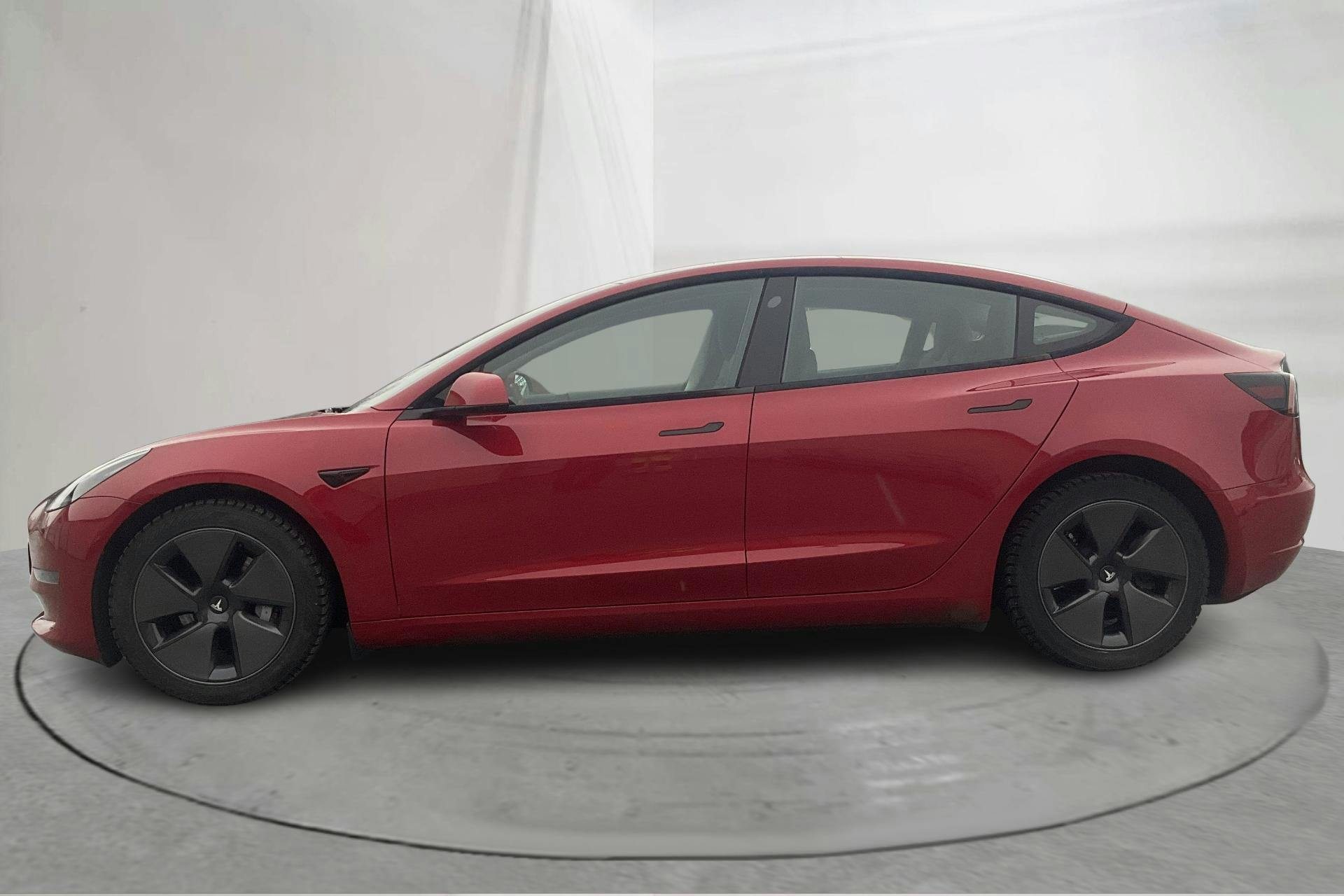 Presentationsfoto 2 av 25: Tesla Model 3 Long Range Dual Motor AWD - 6 122 mil - Automat - röd - 2023
