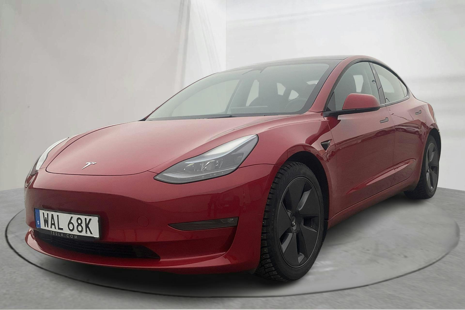 Presentationsfoto 1 av 25: Tesla Model 3 Long Range Dual Motor AWD - 6 122 mil - Automat - röd - 2023
