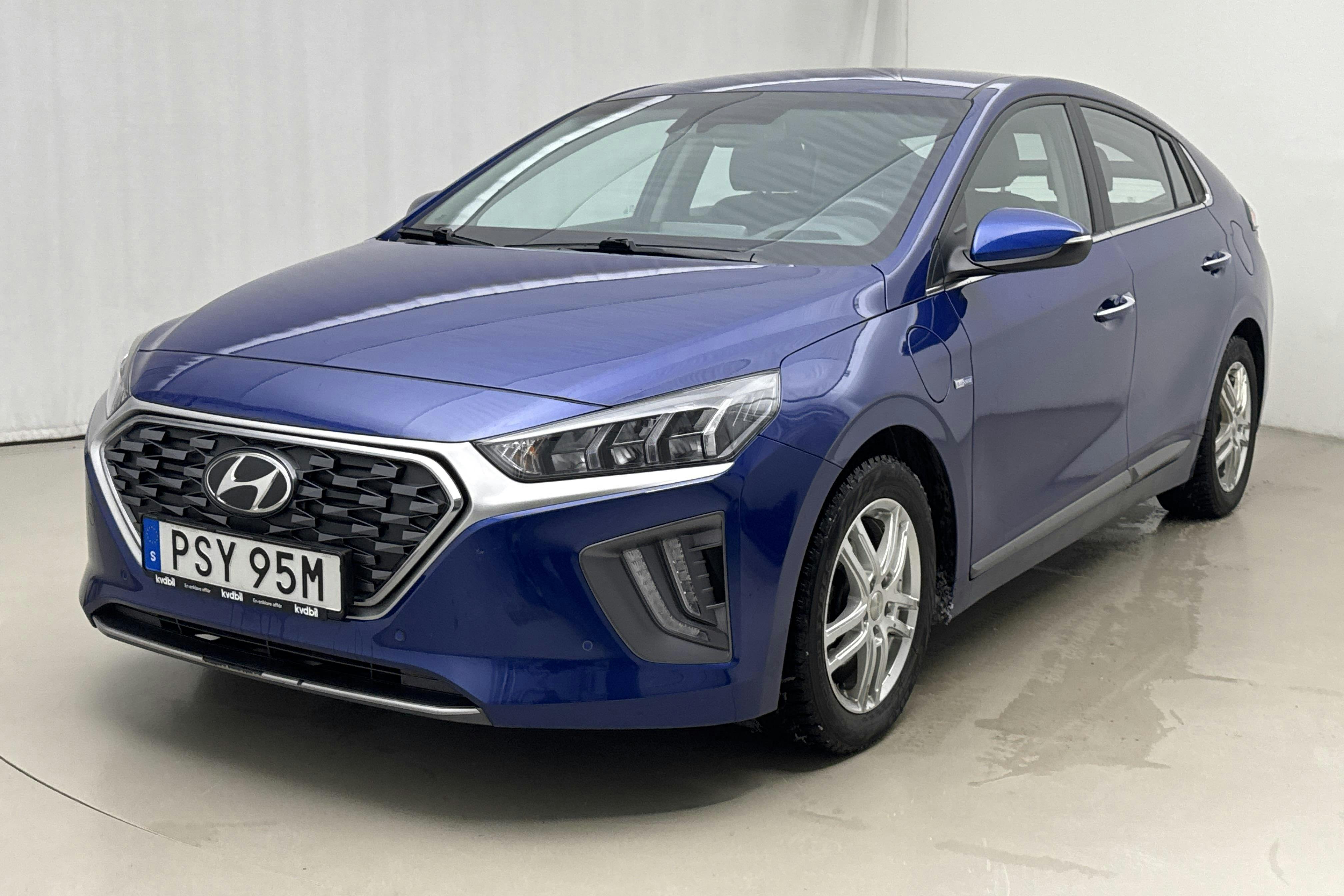Presentationsfoto 1 av 20: Hyundai IONIQ Plug-in (141hk) - 4 411 mil - Automat - blå - 2020