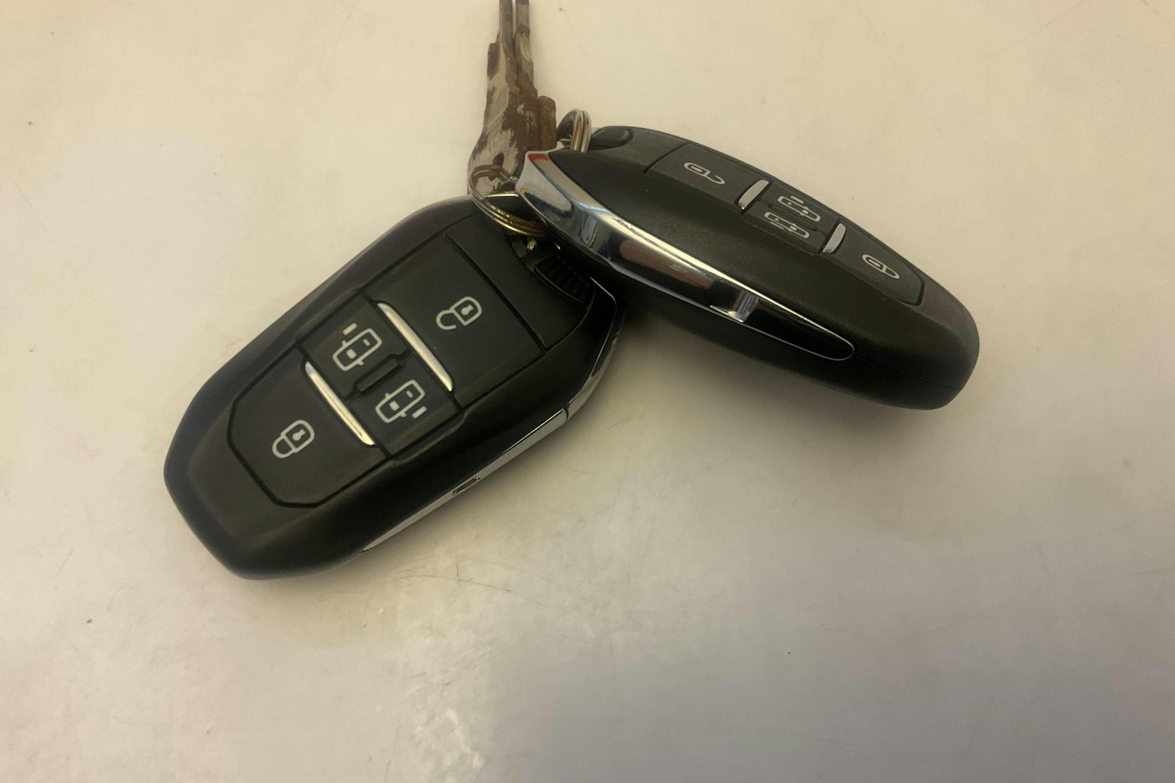 Presentation photo 12 of 12: Peugeot Expert BlueHDi Skåp (177hk) - 129 780 km - Automatic - black - 2017