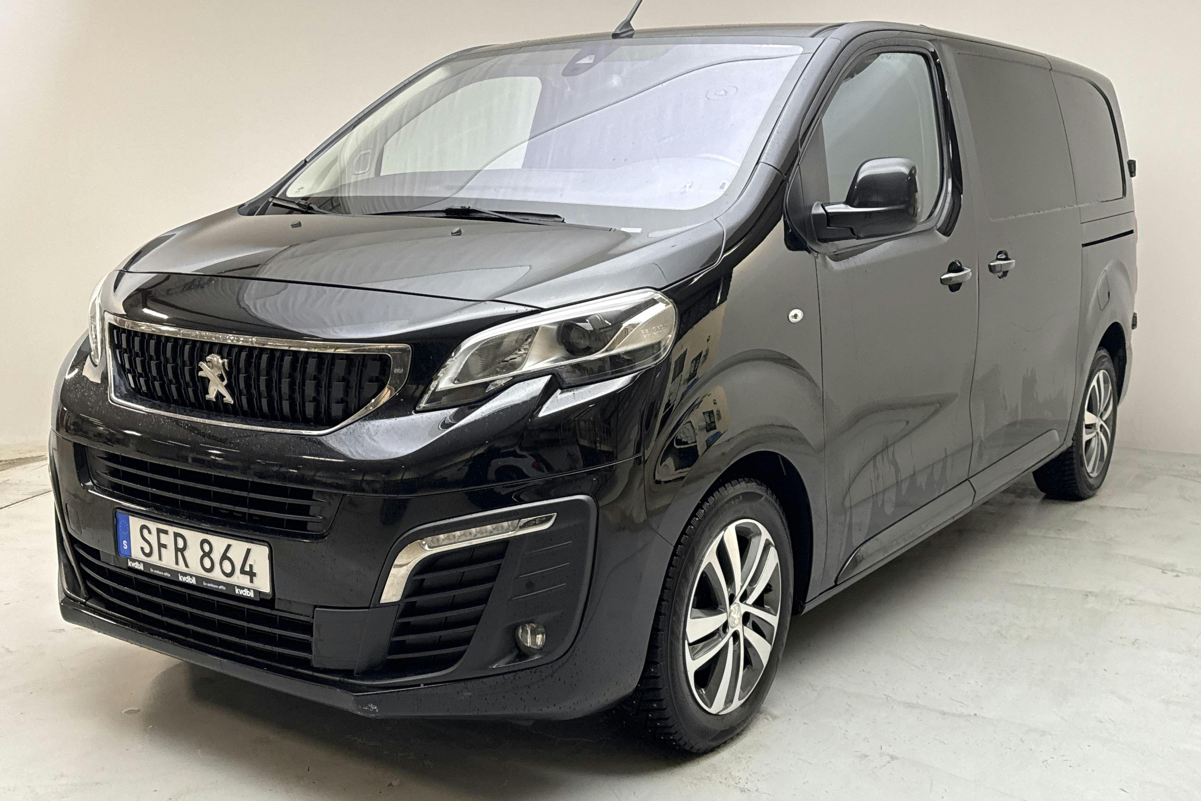 Presentation photo 1 of 12: Peugeot Expert BlueHDi Skåp (177hk) - 129 780 km - Automatic - black - 2017