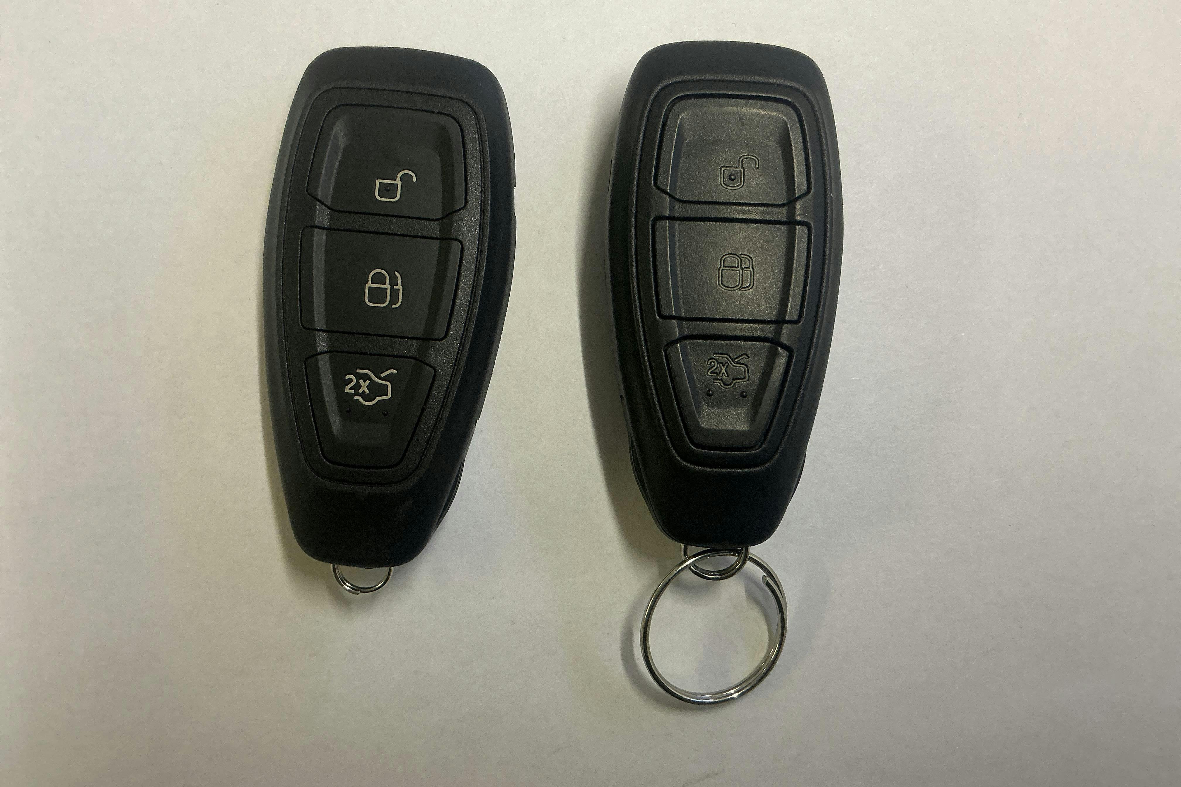 Presentationsfoto 15 av 15: Ford Kuga 2.0 TDCi AWD (150hk) - 18 296 mil - Automat - vit - 2018