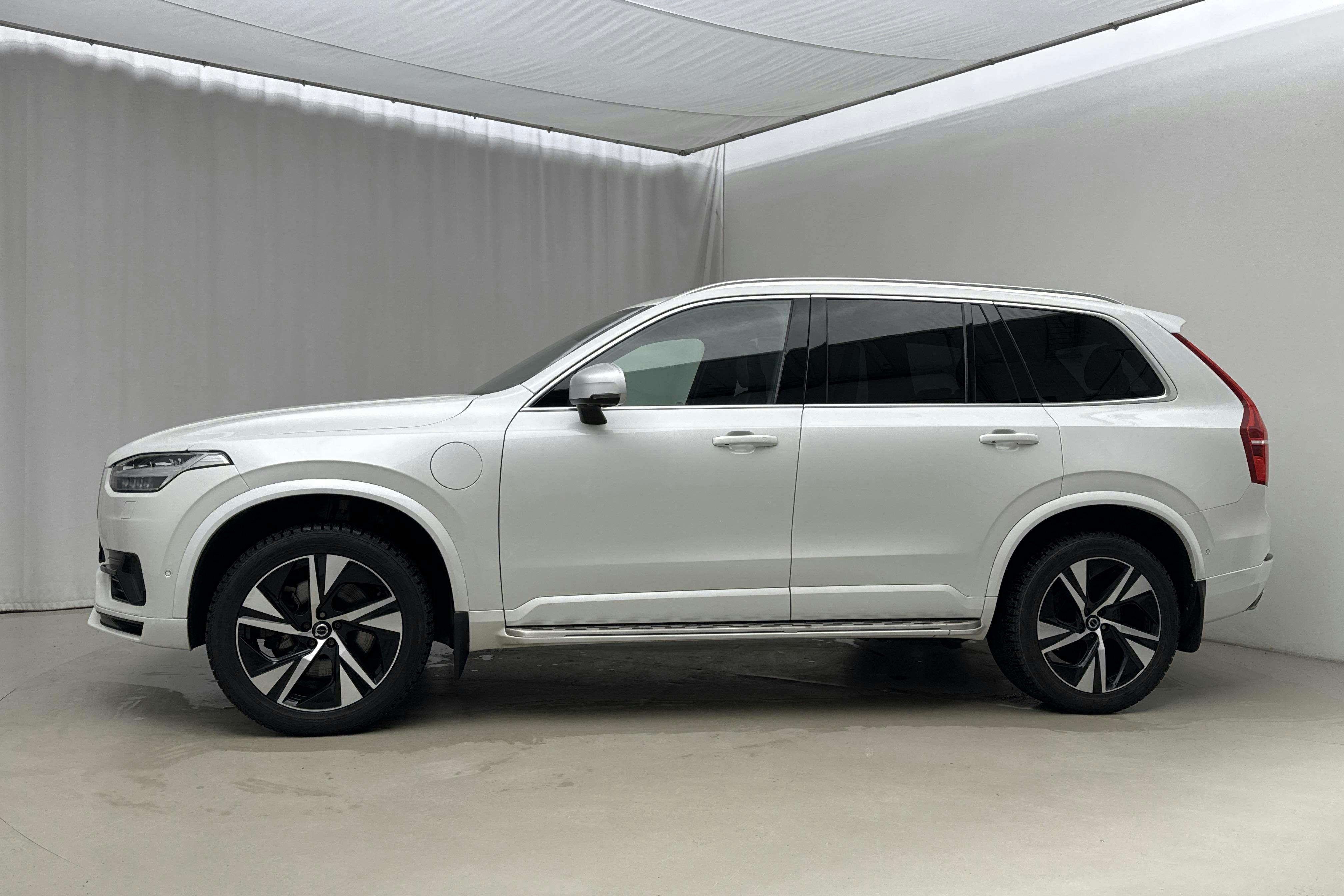 Presentationsfoto 2 av 31: Volvo XC90 T8 AWD Twin Engine (400hk) - 10 616 mil - Automat - vit - 2017