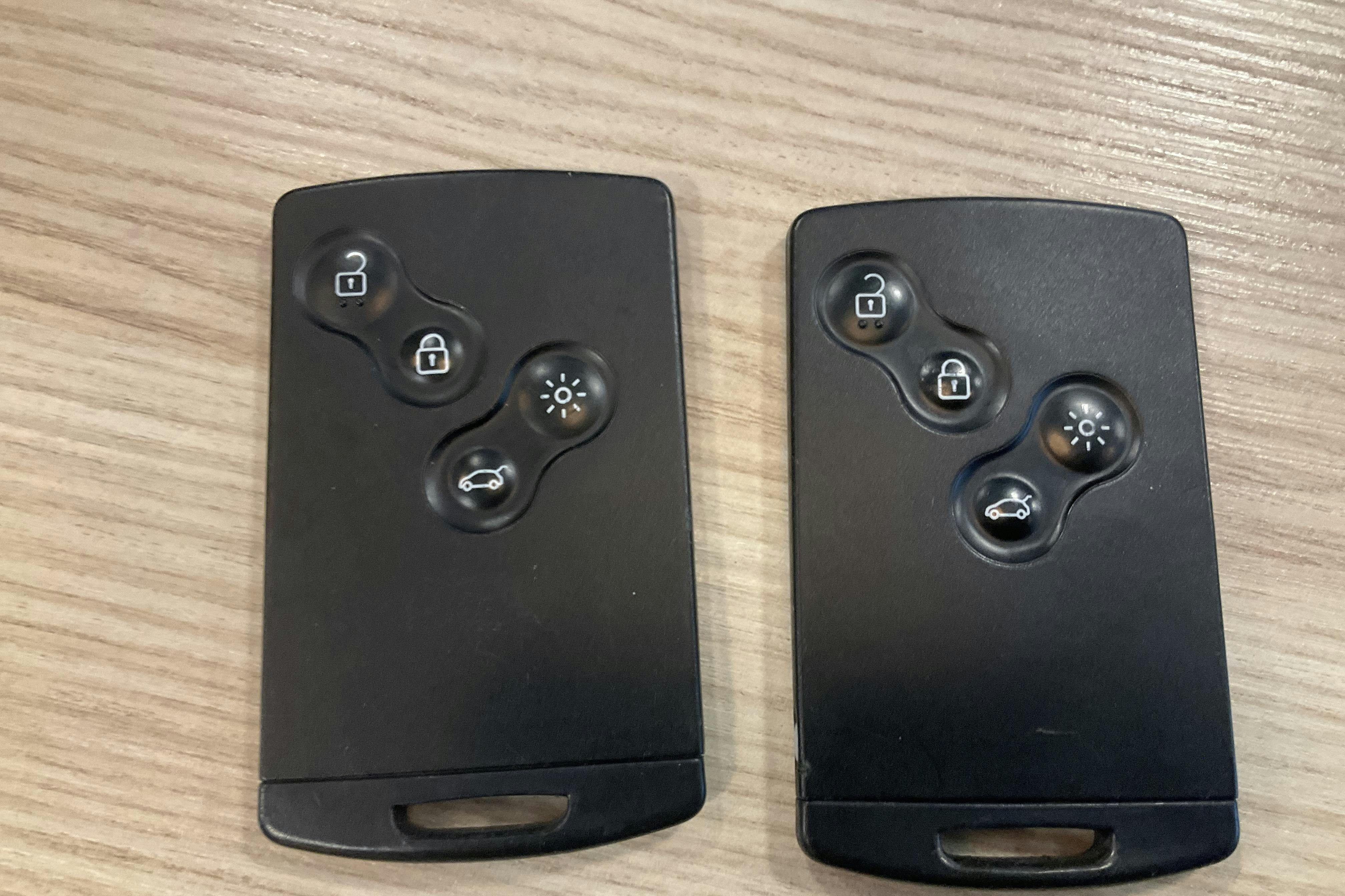 Præsentationsfoto 15 af 15: Renault Clio IV 0.9 TCe 90 5dr (90hk) - 108 220 kilometer - Manuel - Sølv - 2019