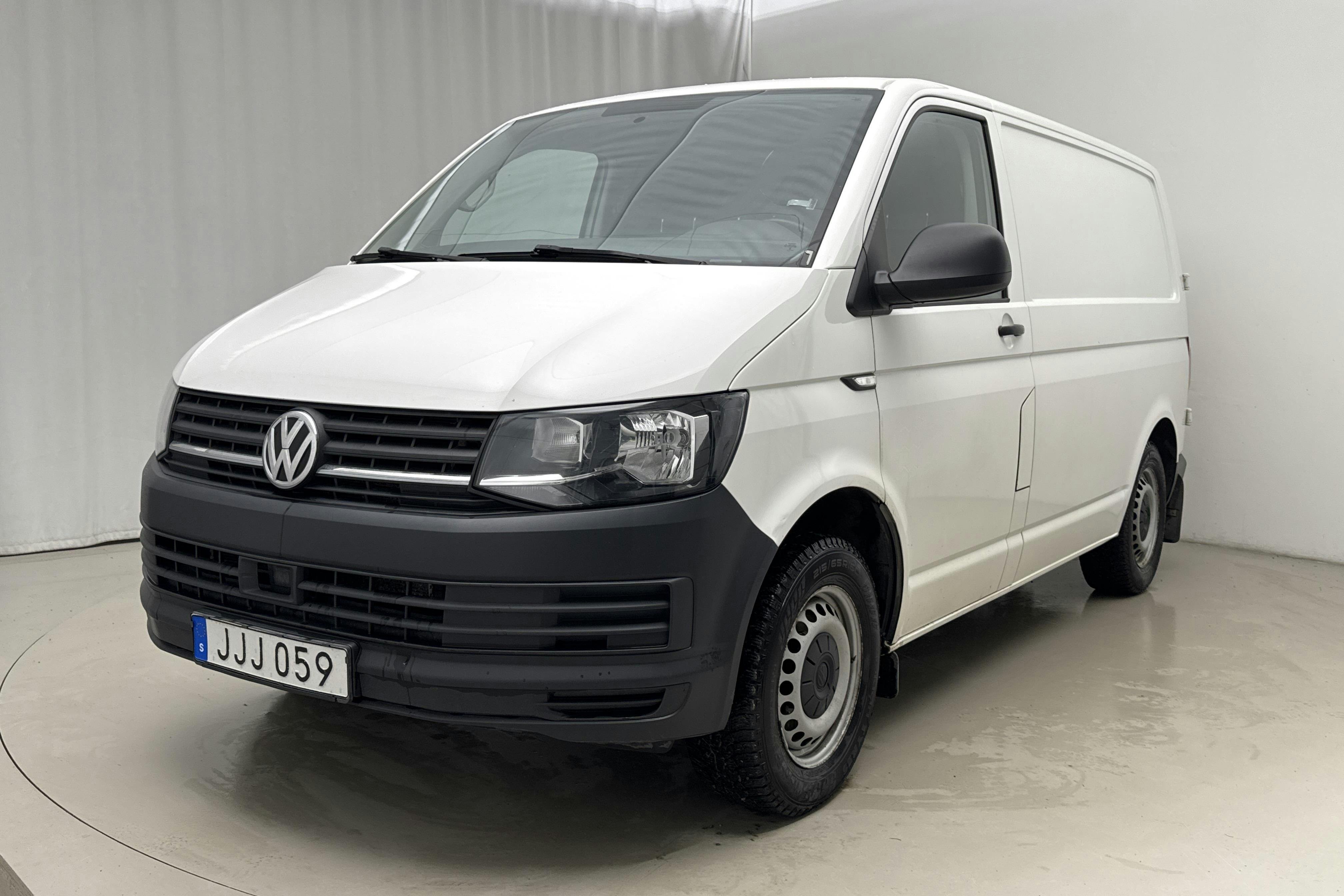 Präsentationsfoto 1 von 19: VW Transporter T6 2.0 TDI BMT Skåp (150hk) - 135 870 Kilometer - Verkaufsautomat - Weiß - 2019