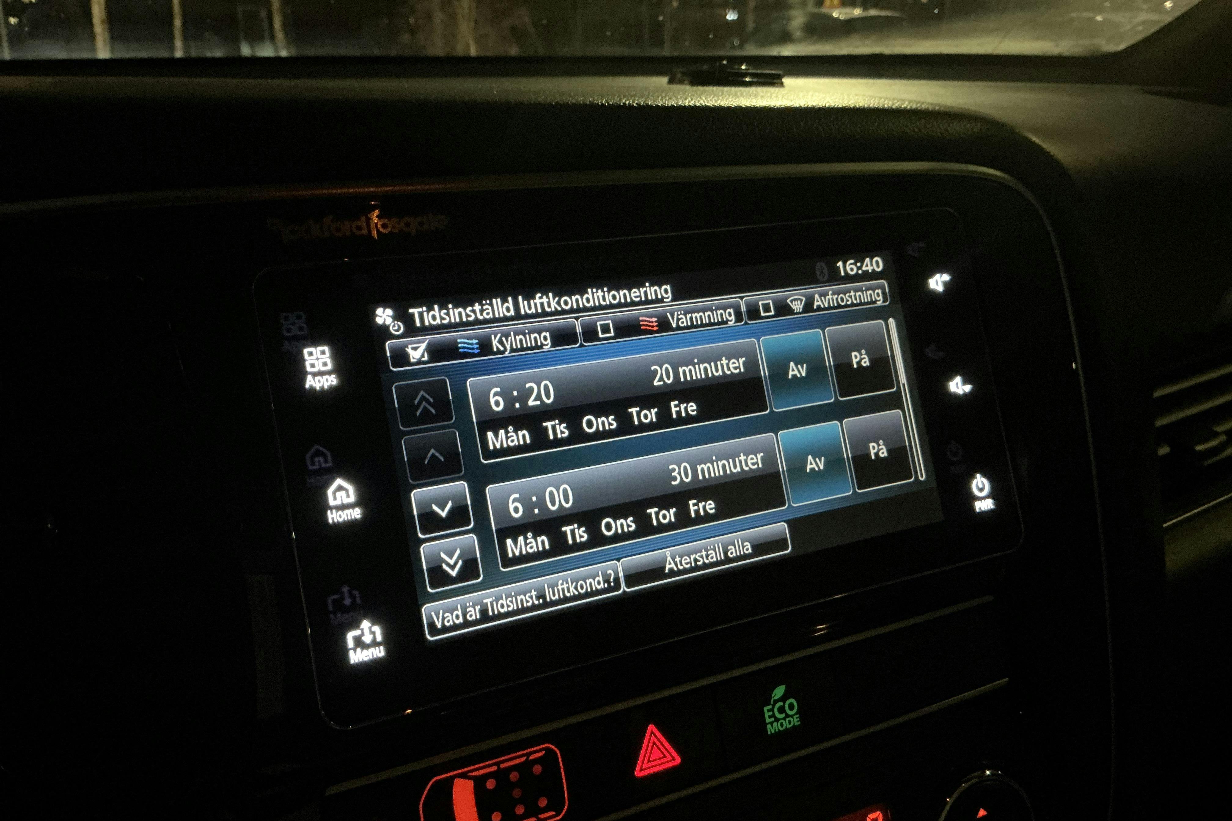 Presentationsfoto 16 av 16: Mitsubishi Outlander 2.4 Plug-in Hybrid 4WD (136hk) - 14 997 mil - Automat - svart - 2019