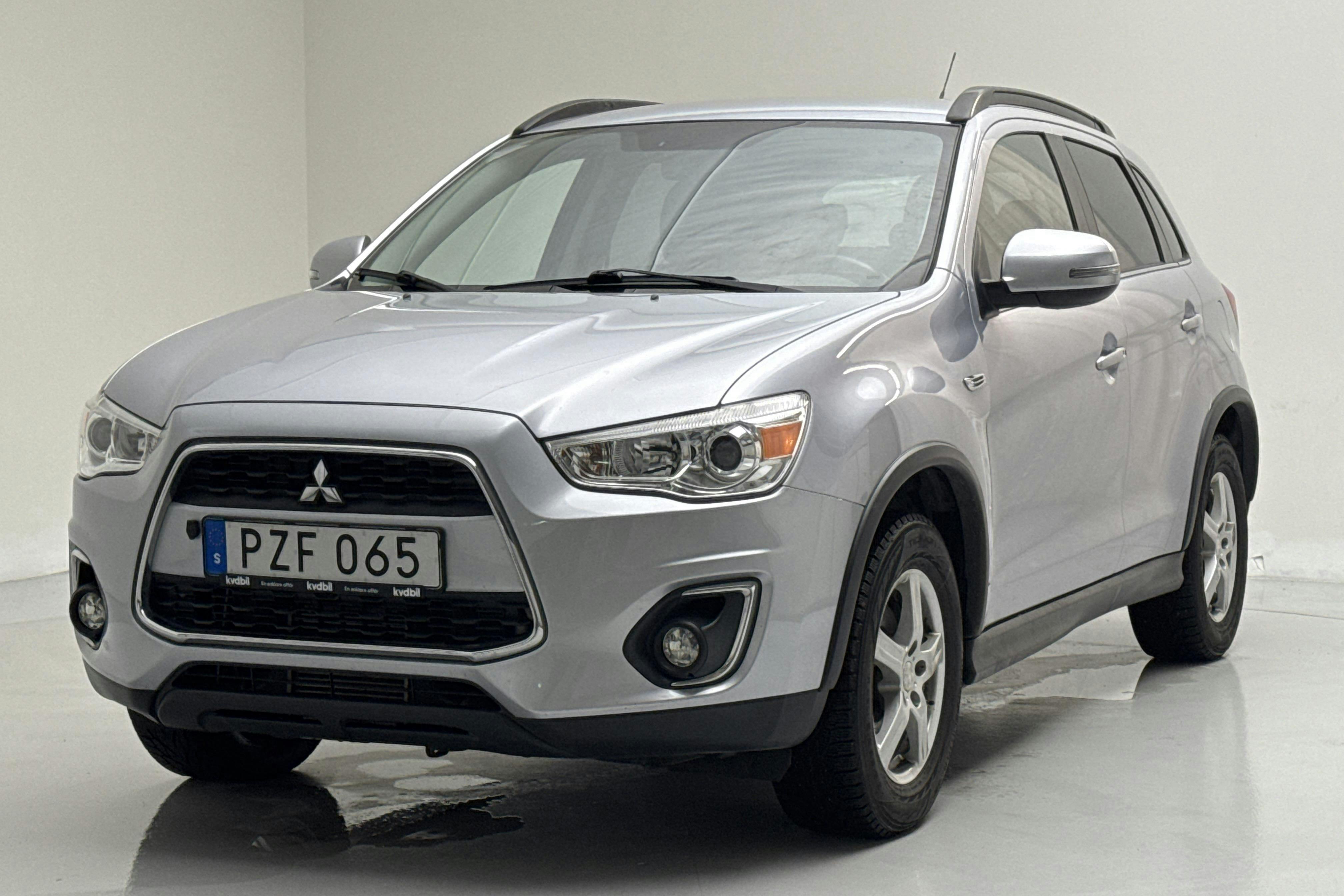 Præsentationsfoto 1 af 13: Mitsubishi ASX 2.2D 4WD (150hk) - 77 660 kilometer - Salgsautomat - Sølv - 2015