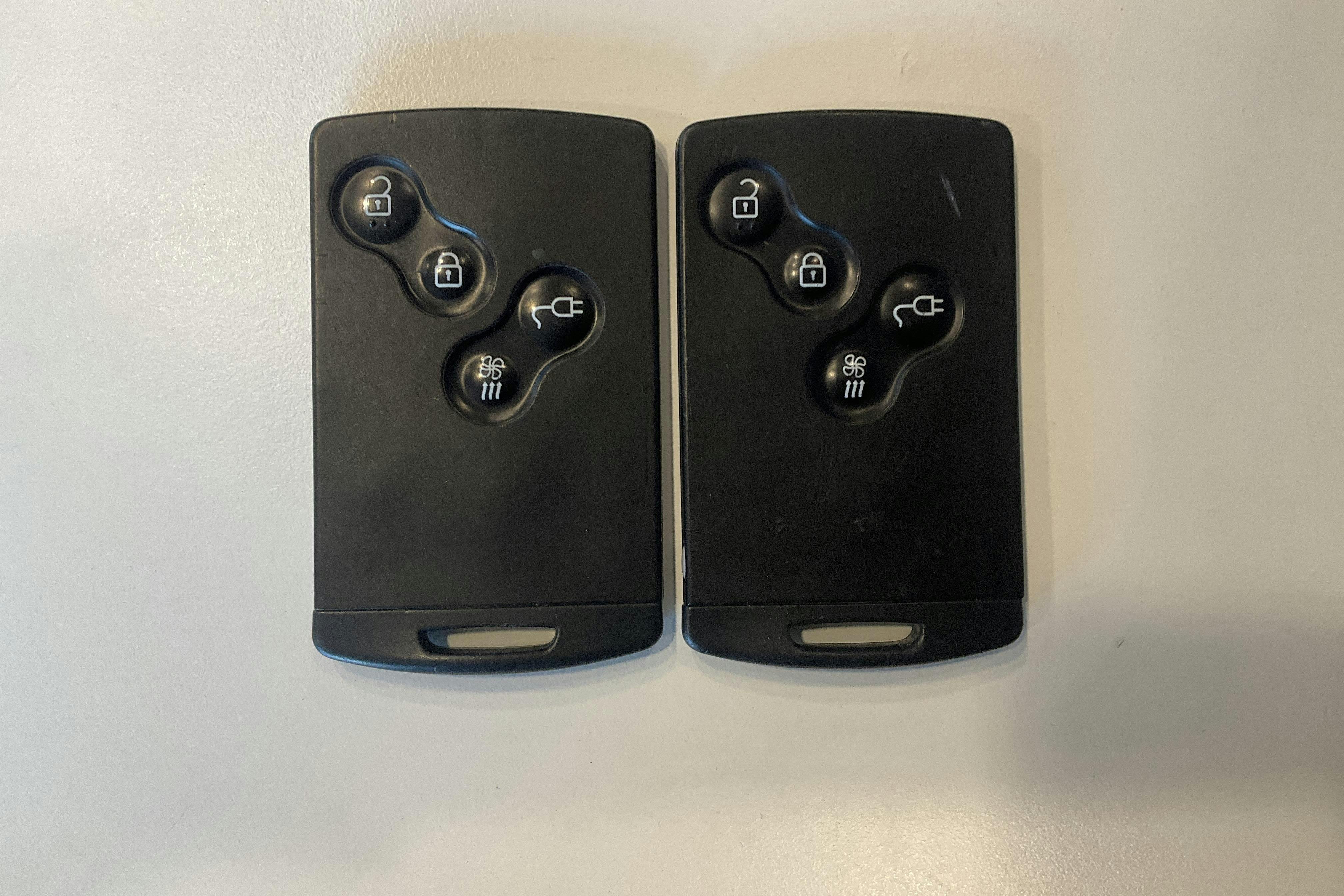 Presentation photo 20 of 20: Renault Zoe 22kWh R88 (88hk) - 69 460 km - Automatic - white - 2016