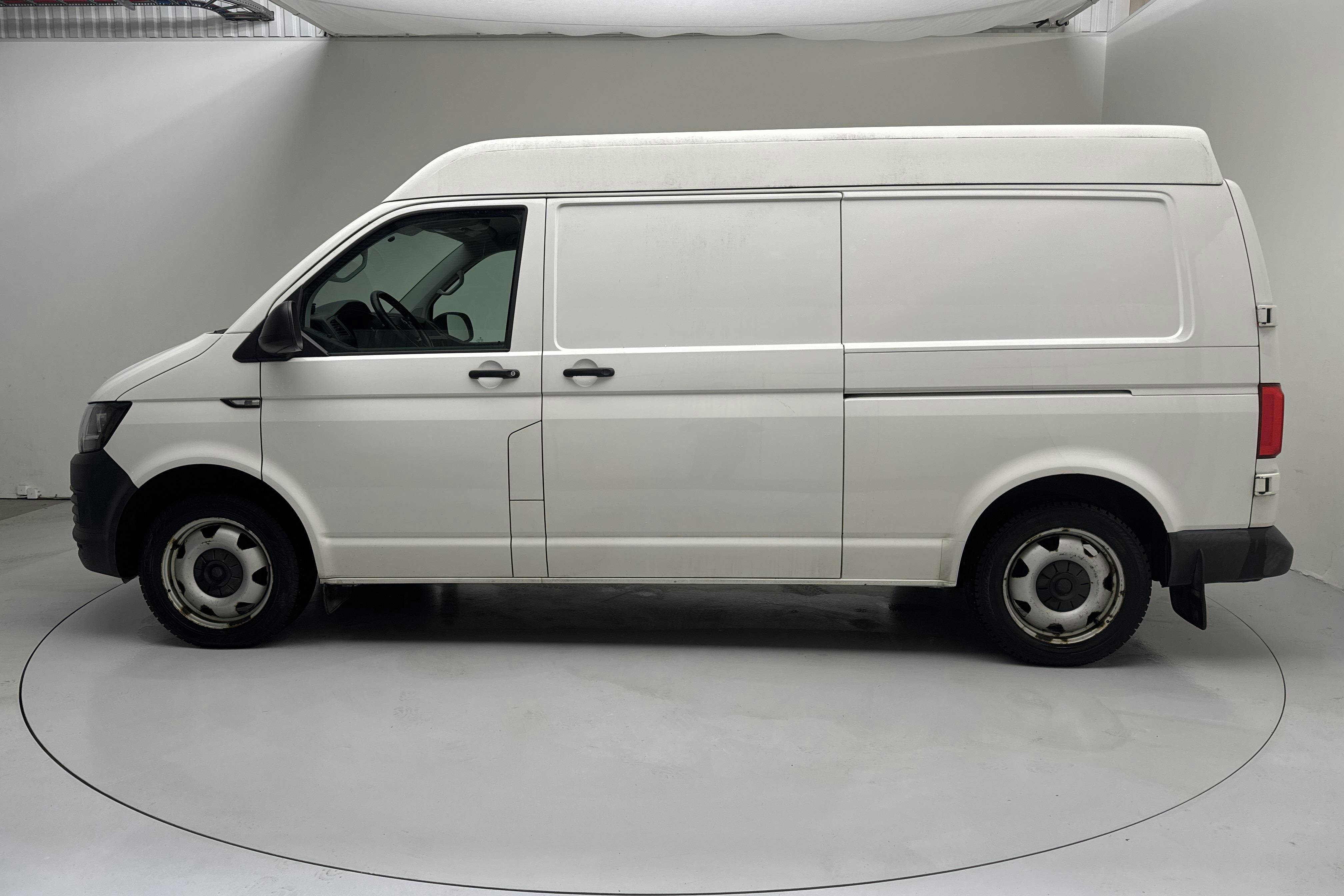 Esitlusfoto 2 aadressil 14: VW Transporter T6 2.0 TDI BMT Skåp (150hk) - 203 420 km - Automaatne - valge - 2018