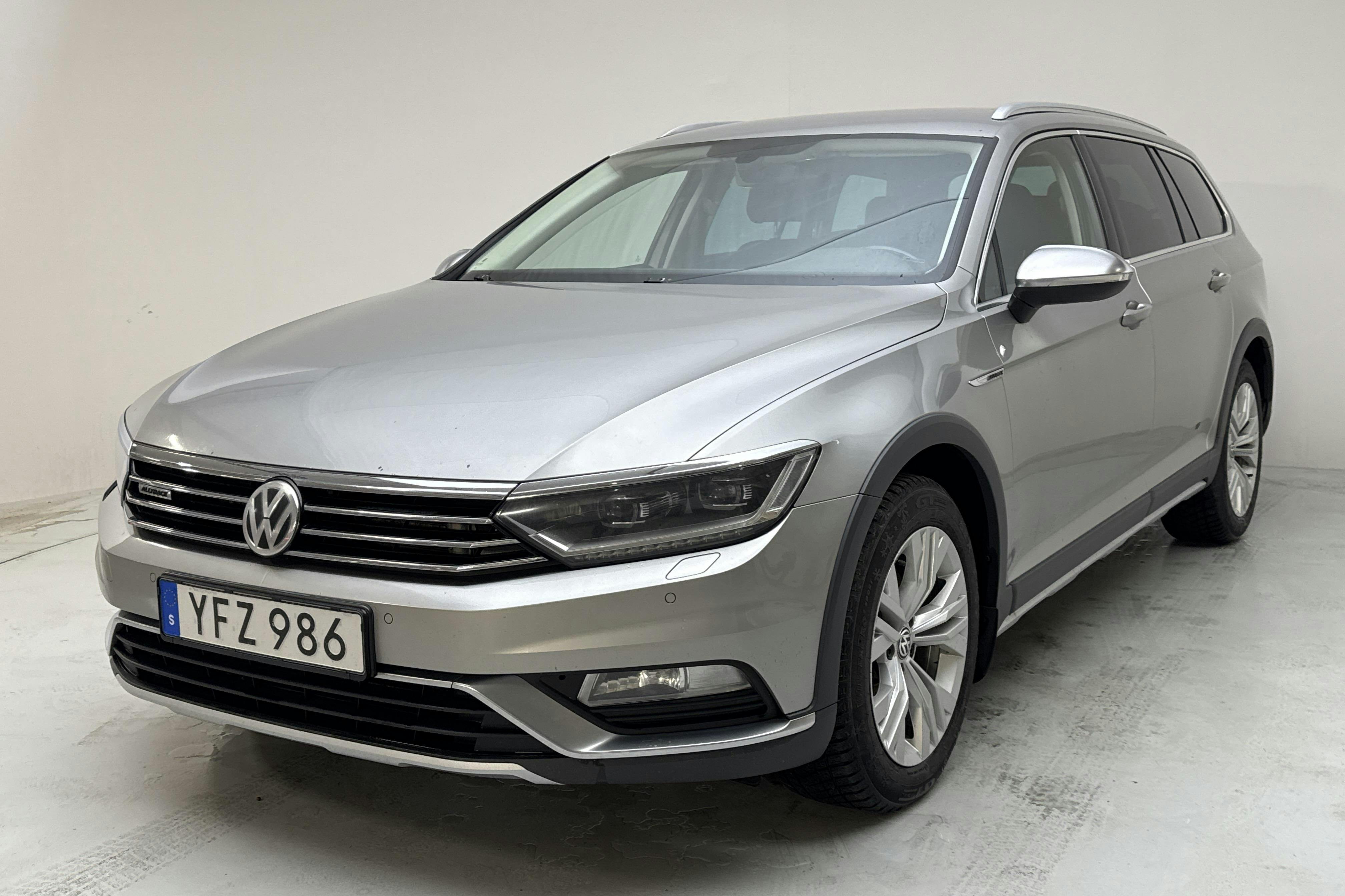 Esitlusfoto 1 aadressil 14: VW Passat Alltrack 2.0 TDI 4MOTION (190hk) - 223 630 km - Automaatne - hõbe - 2017