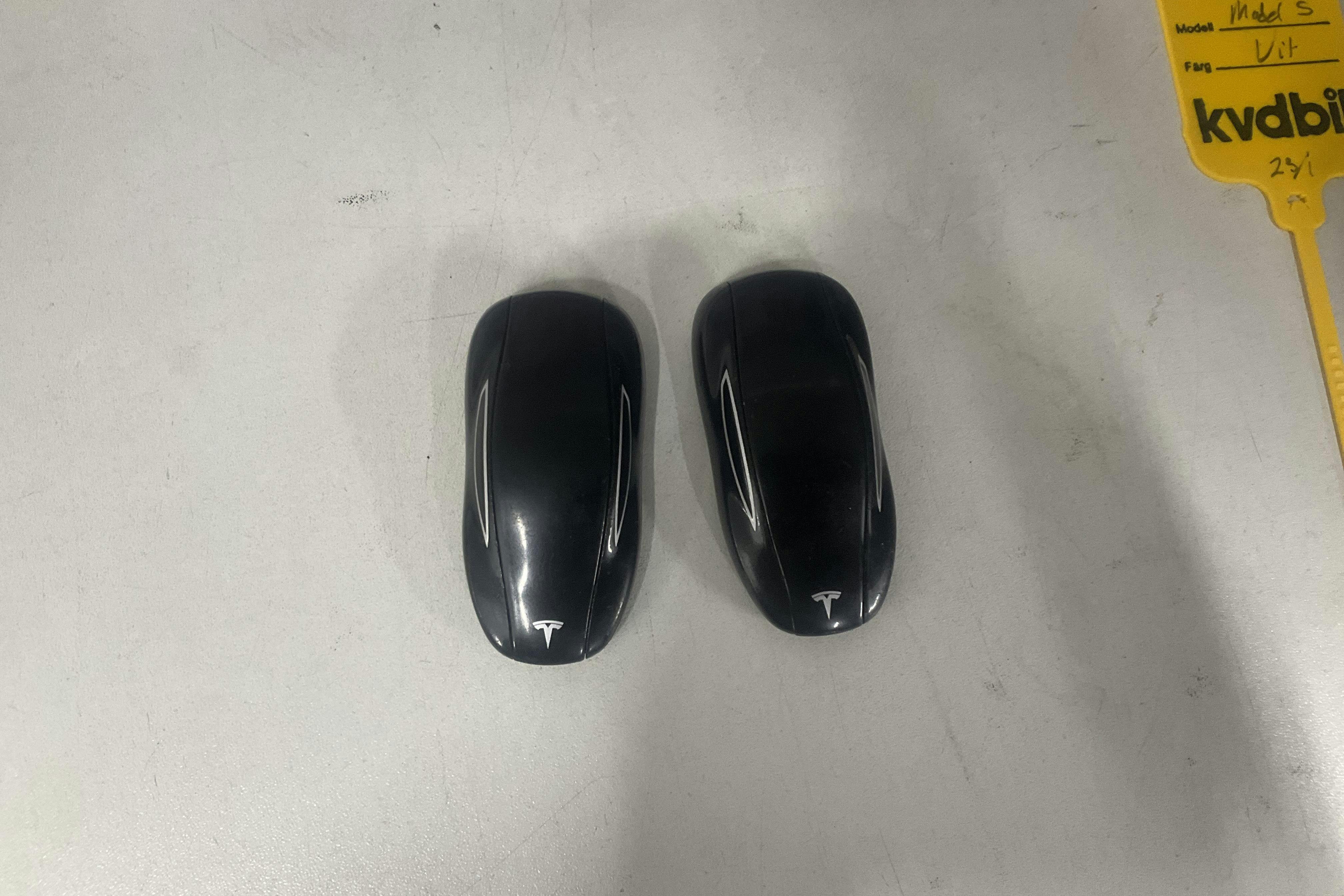 Presentationsfoto 20 av 20: Tesla Model S 85D - 16 809 mil - Automat - vit - 2015