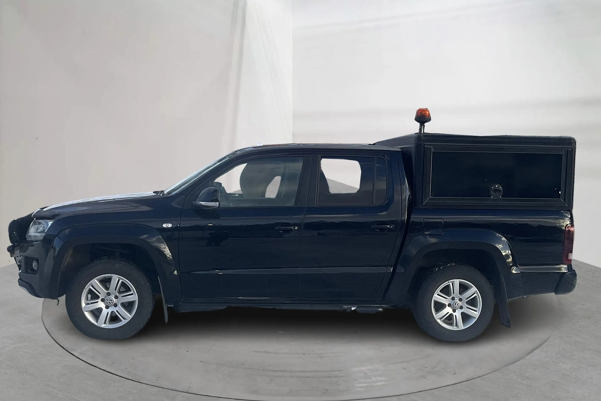 Presentation photo 2 of 14: VW Amarok 2.0 TDI 4motion (180hk) - 222 240 km - Automatic - black - 2015