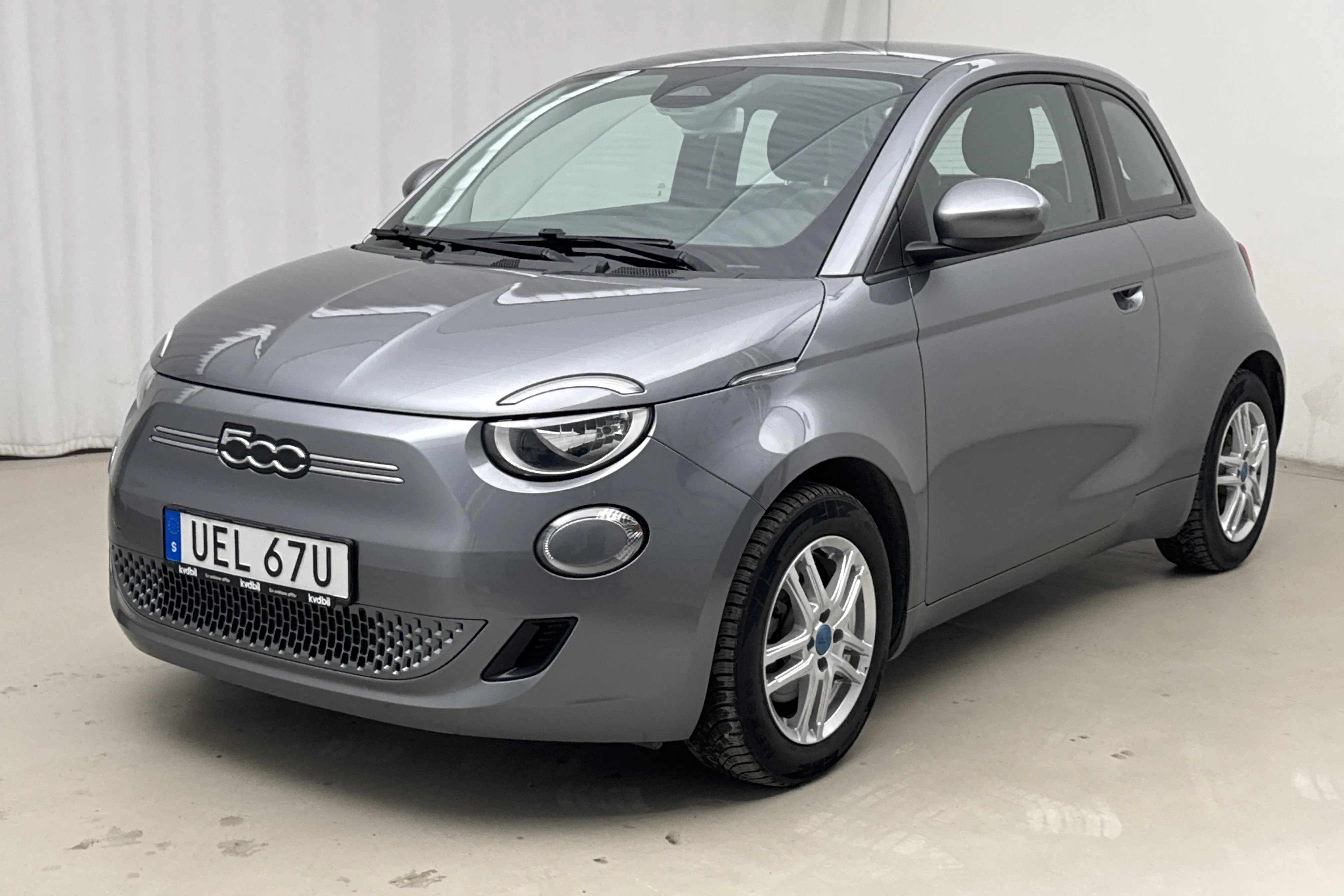 Presentation photo 1 of 16: Fiat 500e (118hk) - 34 350 km - Automatic - gray - 2022