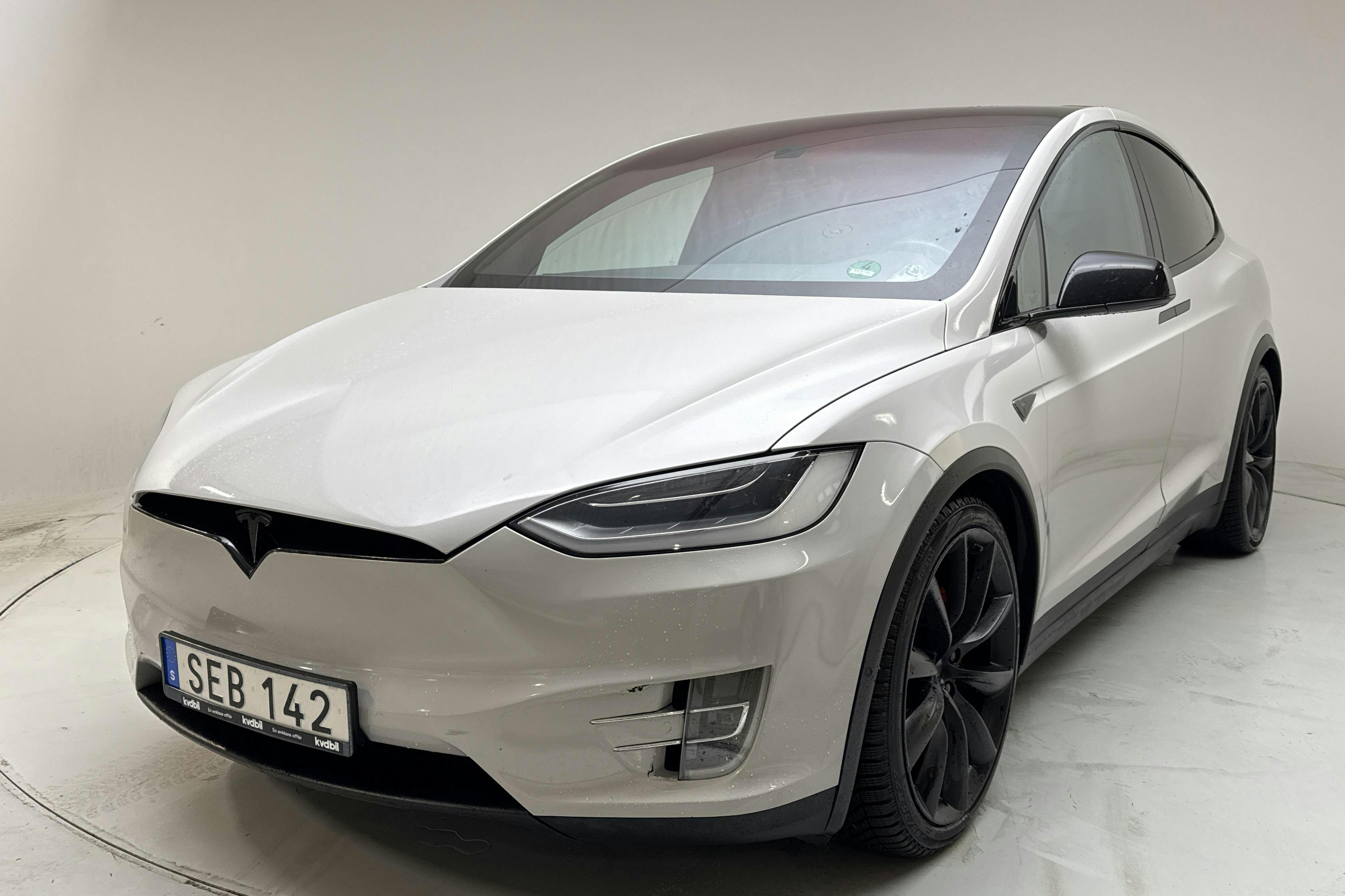 Præsentationsfoto 1 af 21: Tesla Model X P90D - 58 080 kilometer - Salgsautomat - Sort - 2016