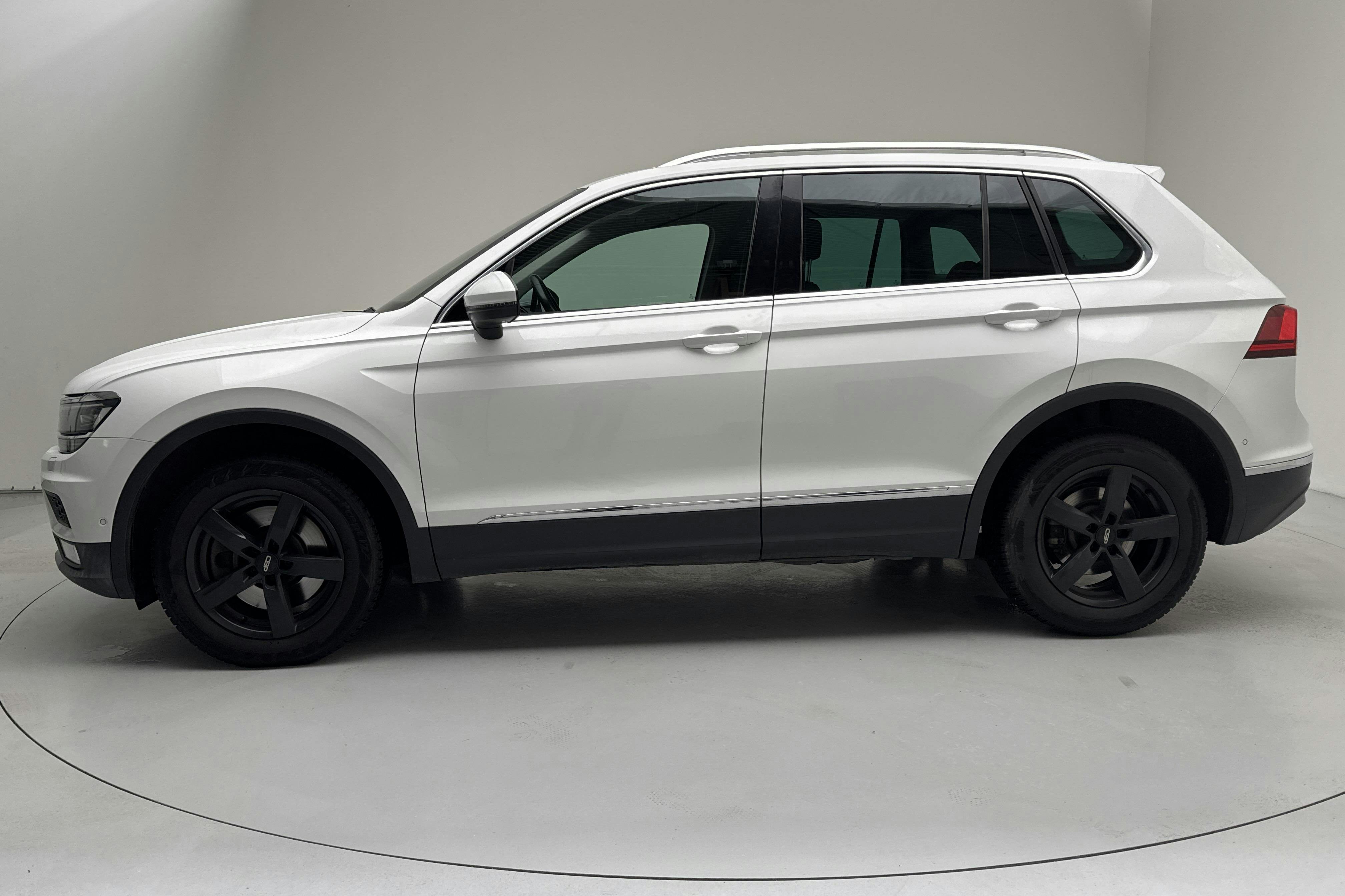 Esittelykuva 2 osoitteesta 15: VW Tiguan 2.0 TDI 4MOTION (190hk) - 157 660 km - Automaattinen - valkoinen - 2017