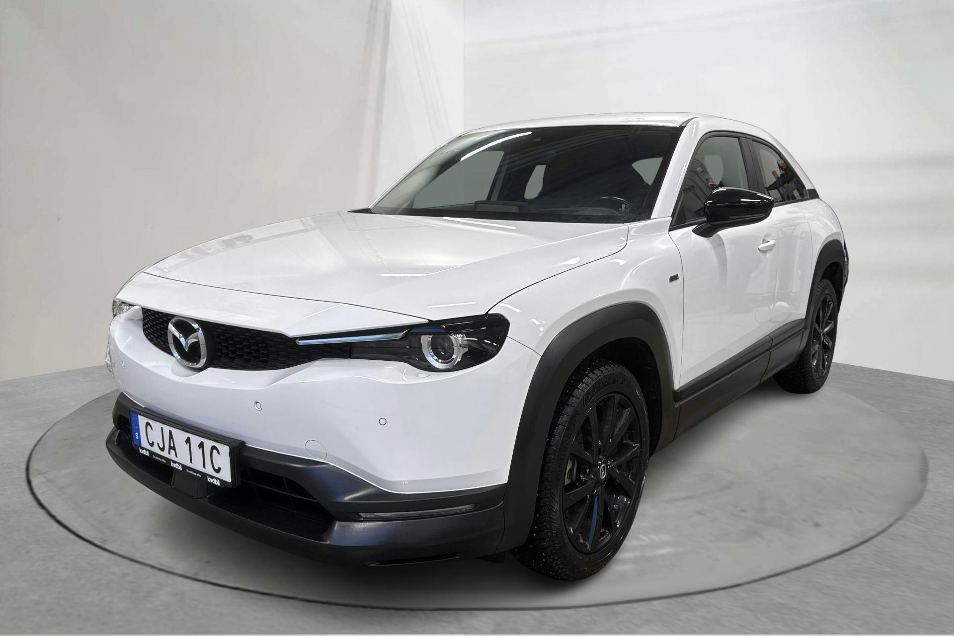 Presentationsfoto 1 av 19: Mazda MX-30 e-Skyactiv (145hk) - 3 617 mil - Automat - vit - 2023