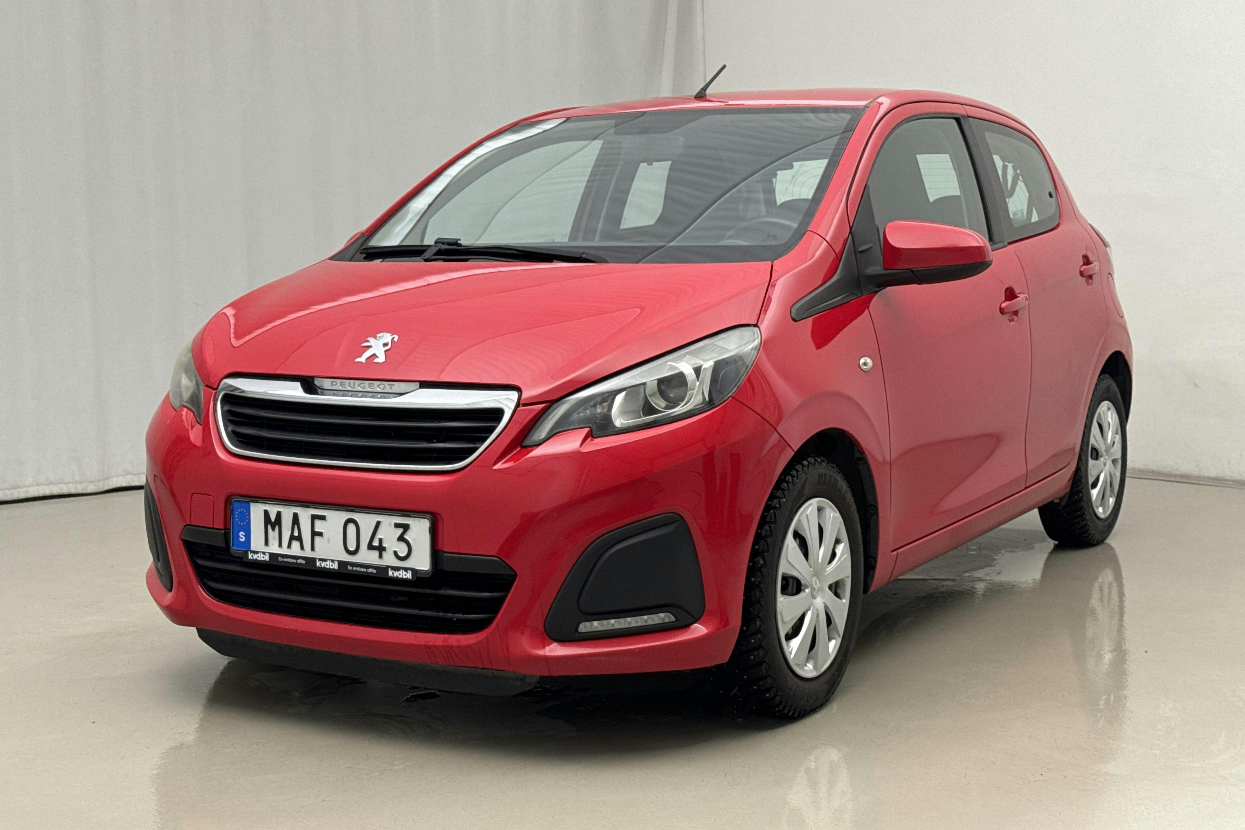 Presentationsfoto 1 av 13: Peugeot 108 PureTech 5dr (68hk) - 12 926 mil - Manuell - röd - 2015