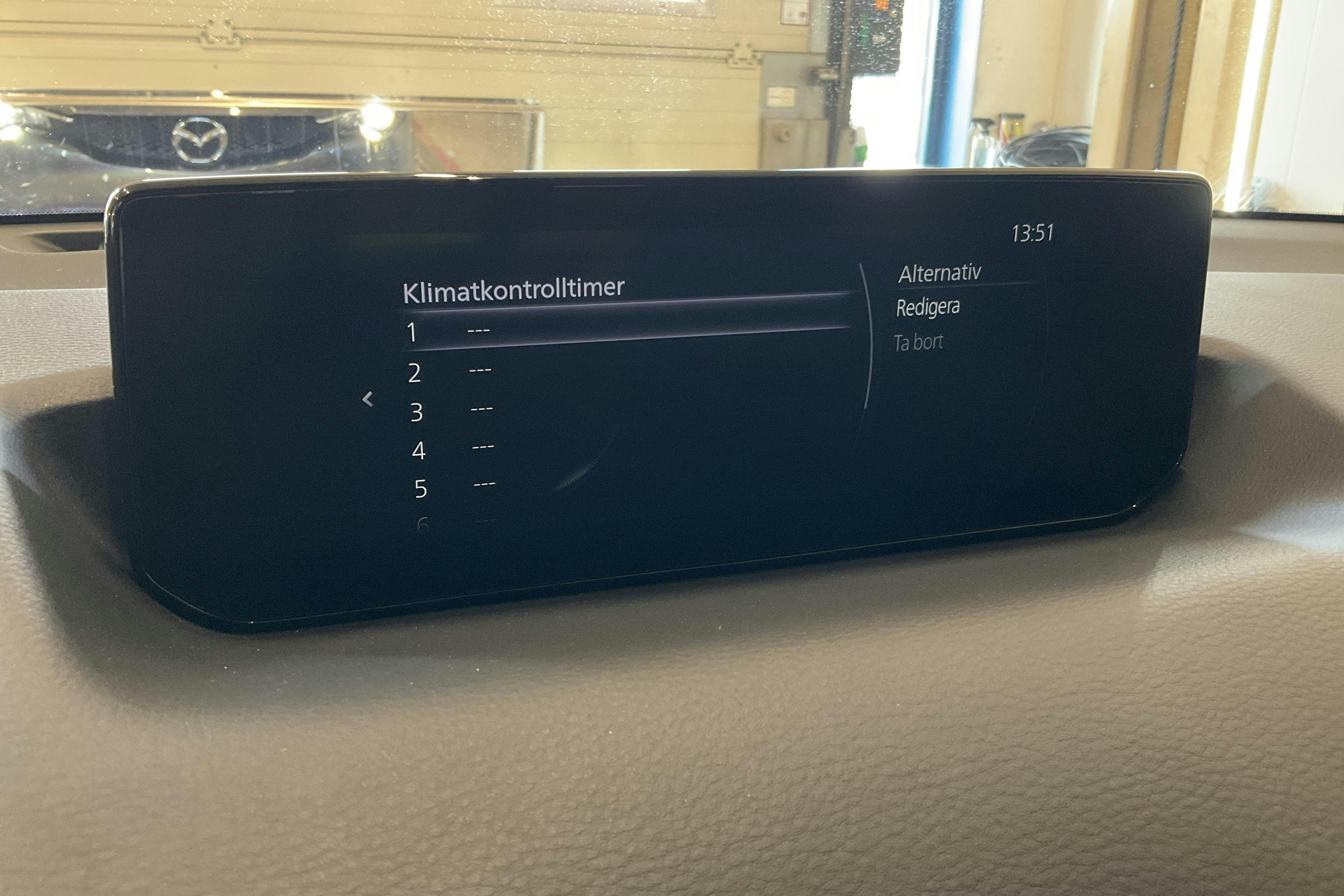 Presentationsfoto 18 av 18: Mazda MX-30 e-Skyactiv (145hk) - 2 824 mil - Automat - grå - 2023