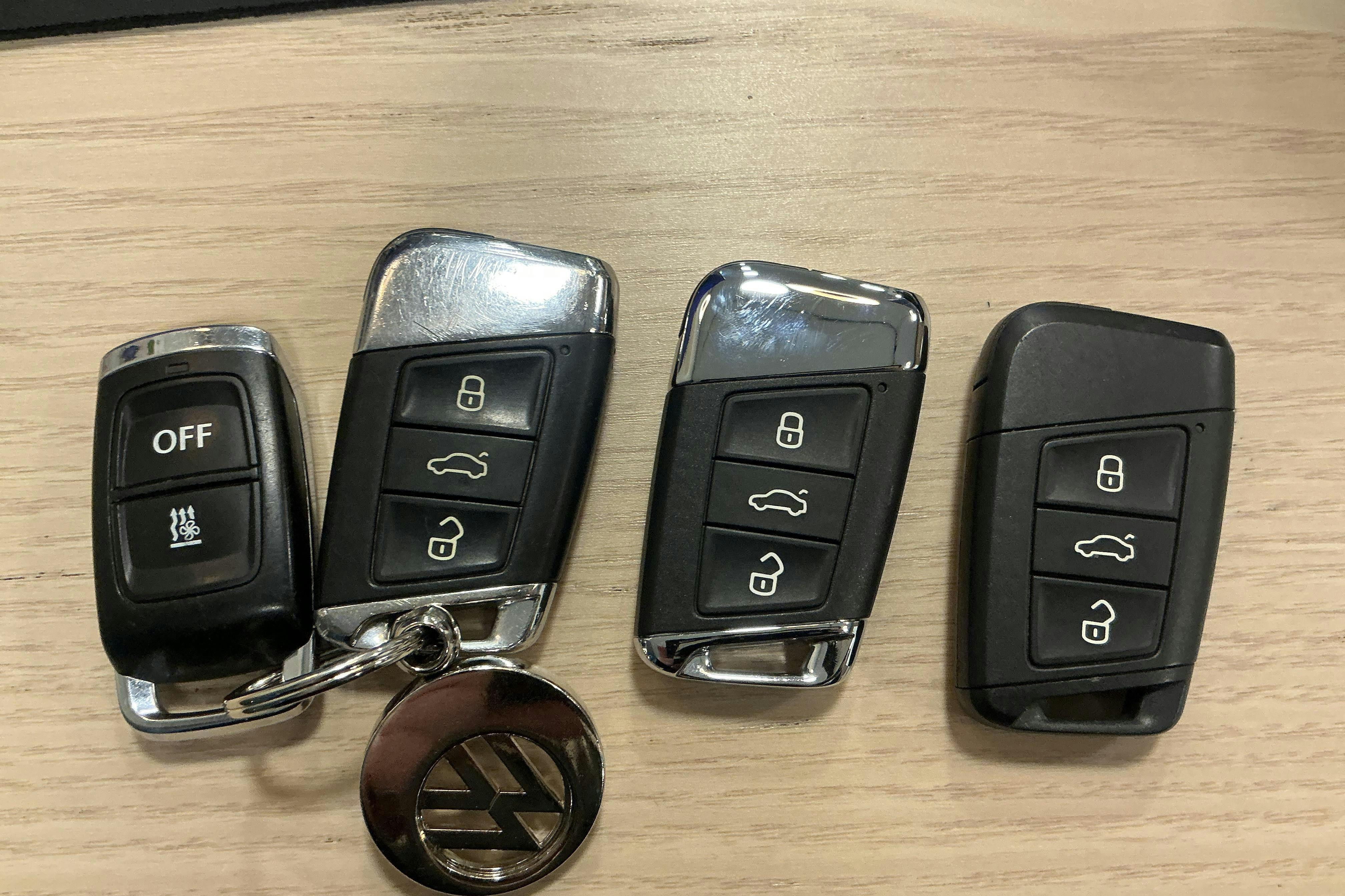 Præsentationsfoto 15 af 15: VW Passat 1.5 TSI Sportscombi (150hk) - 135 390 kilometer - Salgsautomat - Hvid - 2020