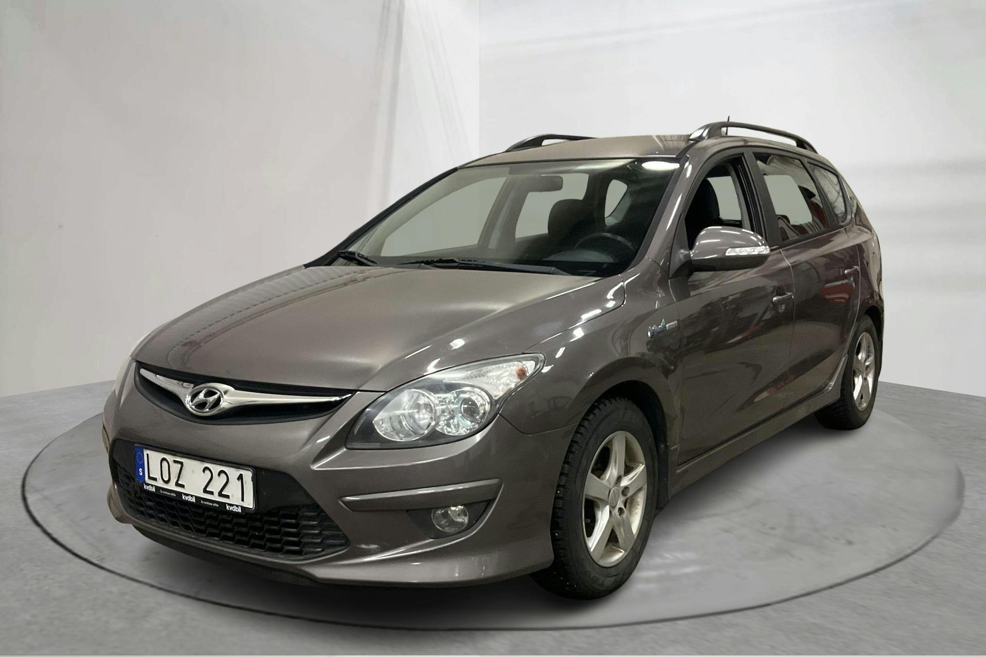 Esittelykuva 1 osoitteesta 12: Hyundai i30 1.6 CRDi Kombi (128hk) - 153 630 km - Manuaalinen - Light Brown - 2012