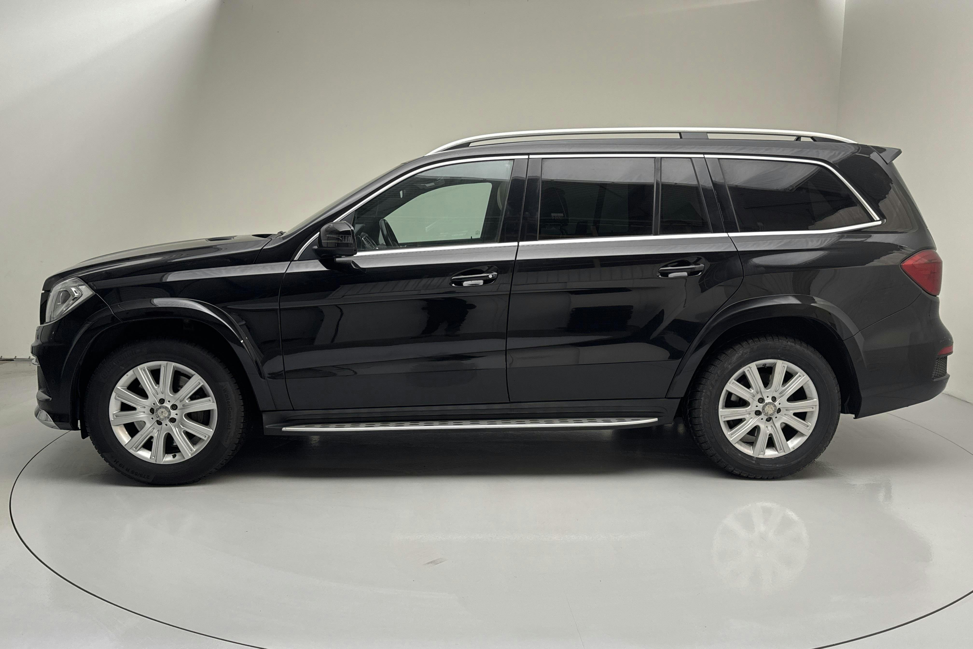 Præsentationsfoto 2 af 17: Mercedes GL 350 CDI BlueTEC 4MATIC (258hk) - 227 660 kilometer - Salgsautomat - Sort - 2013