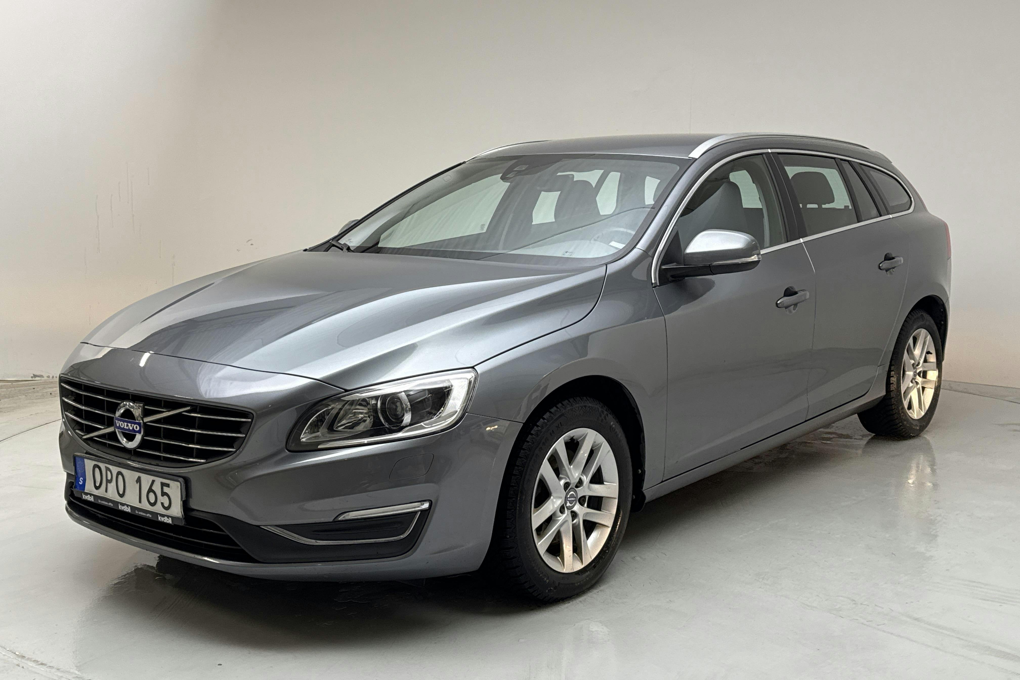 Præsentationsfoto 1 af 14: Volvo V60 D4 (190hk) - 133 160 kilometer - Manuel - grå - 2016
