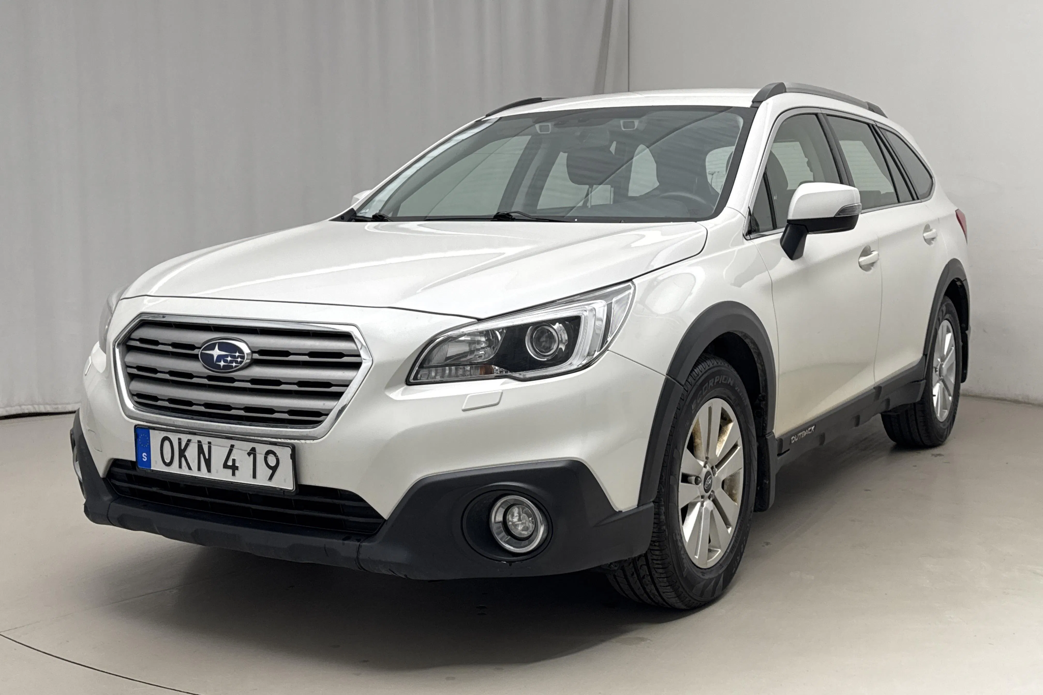 Presentationsfoto 1 av 19: Subaru Outback 2.0D (150hk) - 27 310 mil - Automat - vit - 2016