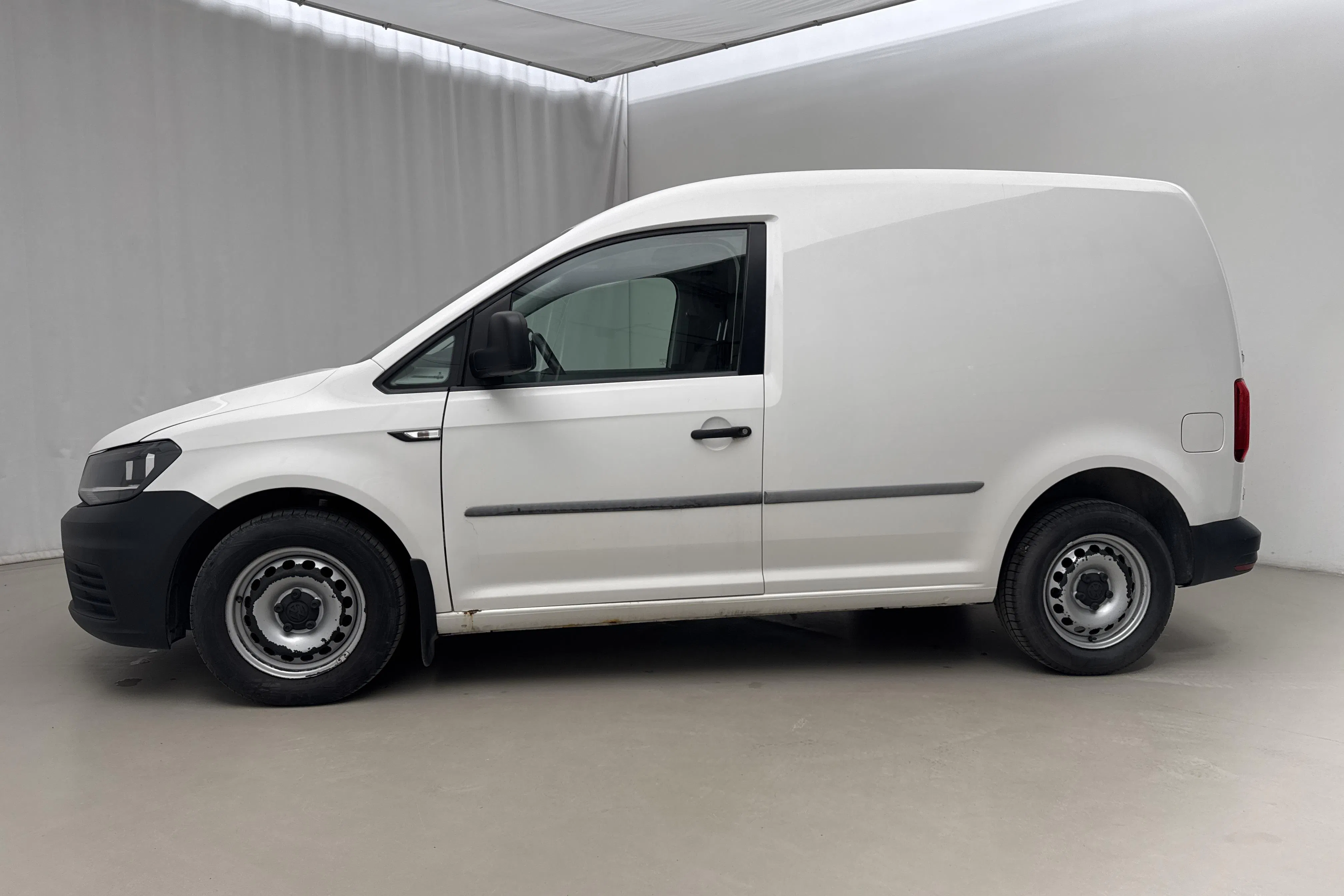 Presentation photo 2 of 18: VW Caddy 2.0 TDI (102hk) - 86 620 km - Automatic - white - 2018