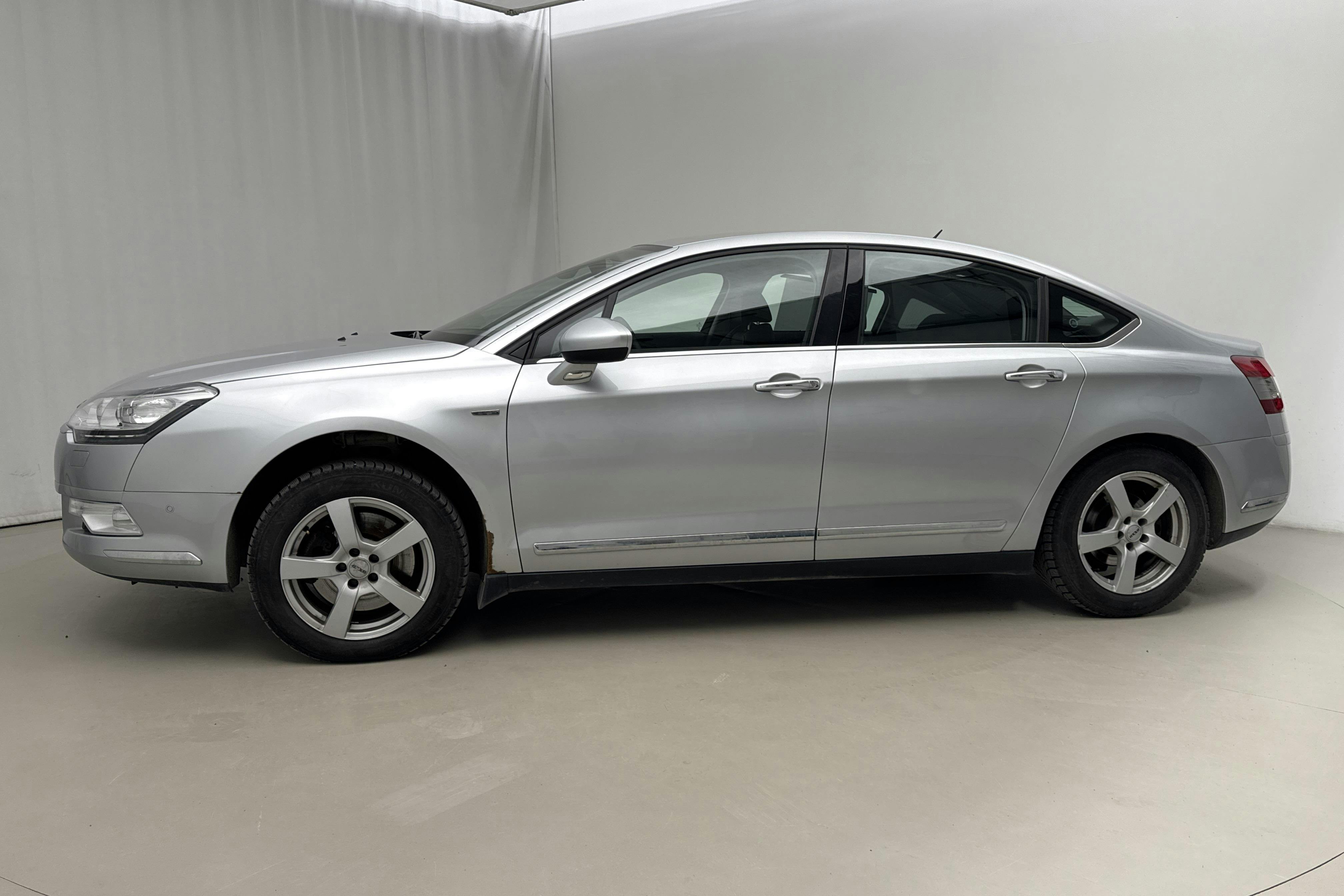 Presentationsfoto 2 av 19: Citroën C5 III 2.2 HDI (204hk) - 11 577 mil - Automat - silver - 2014