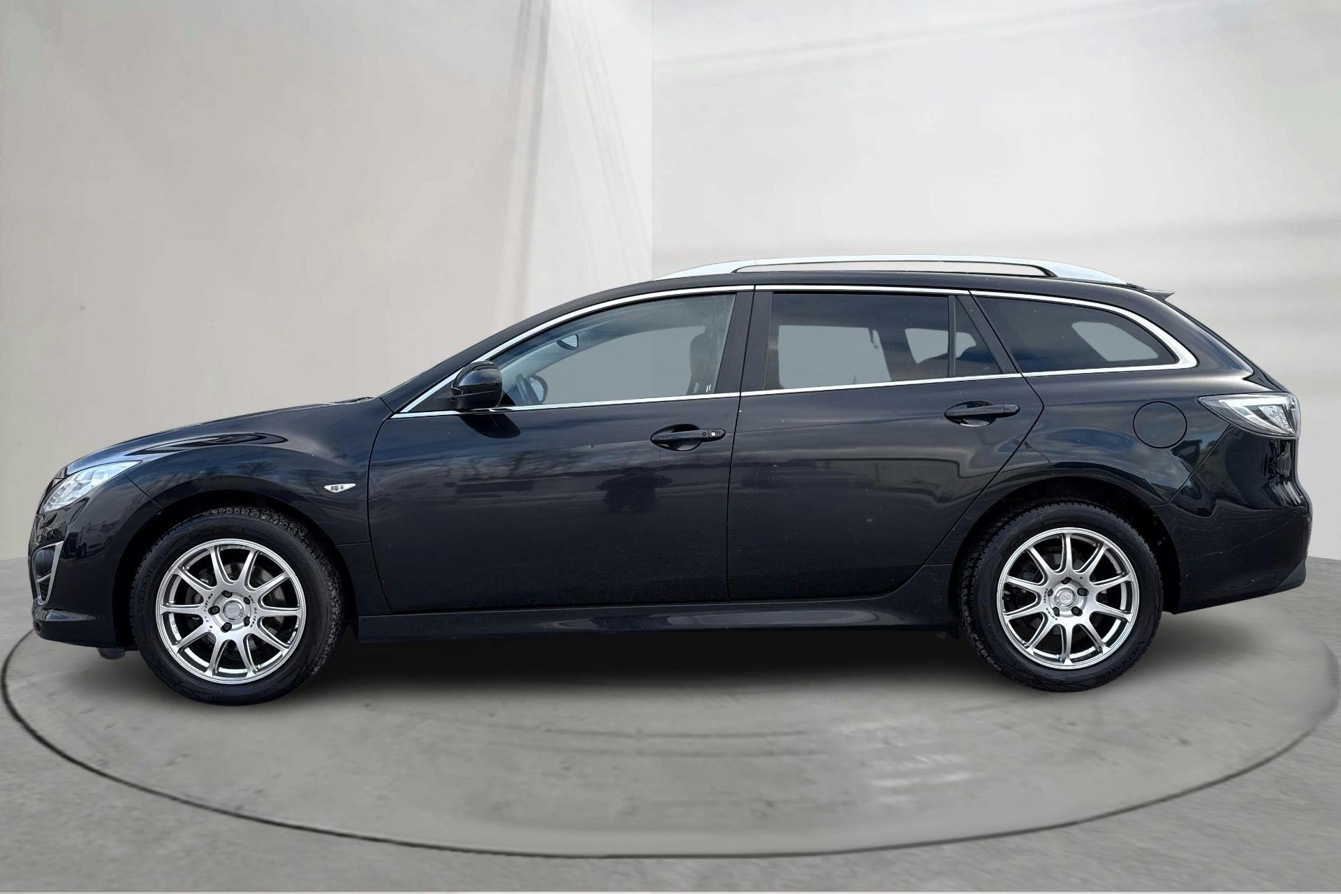 Presentationsfoto 2 av 14: Mazda 6 2.5 Kombi (170hk) - 11 552 mil - Manuell - svart - 2011