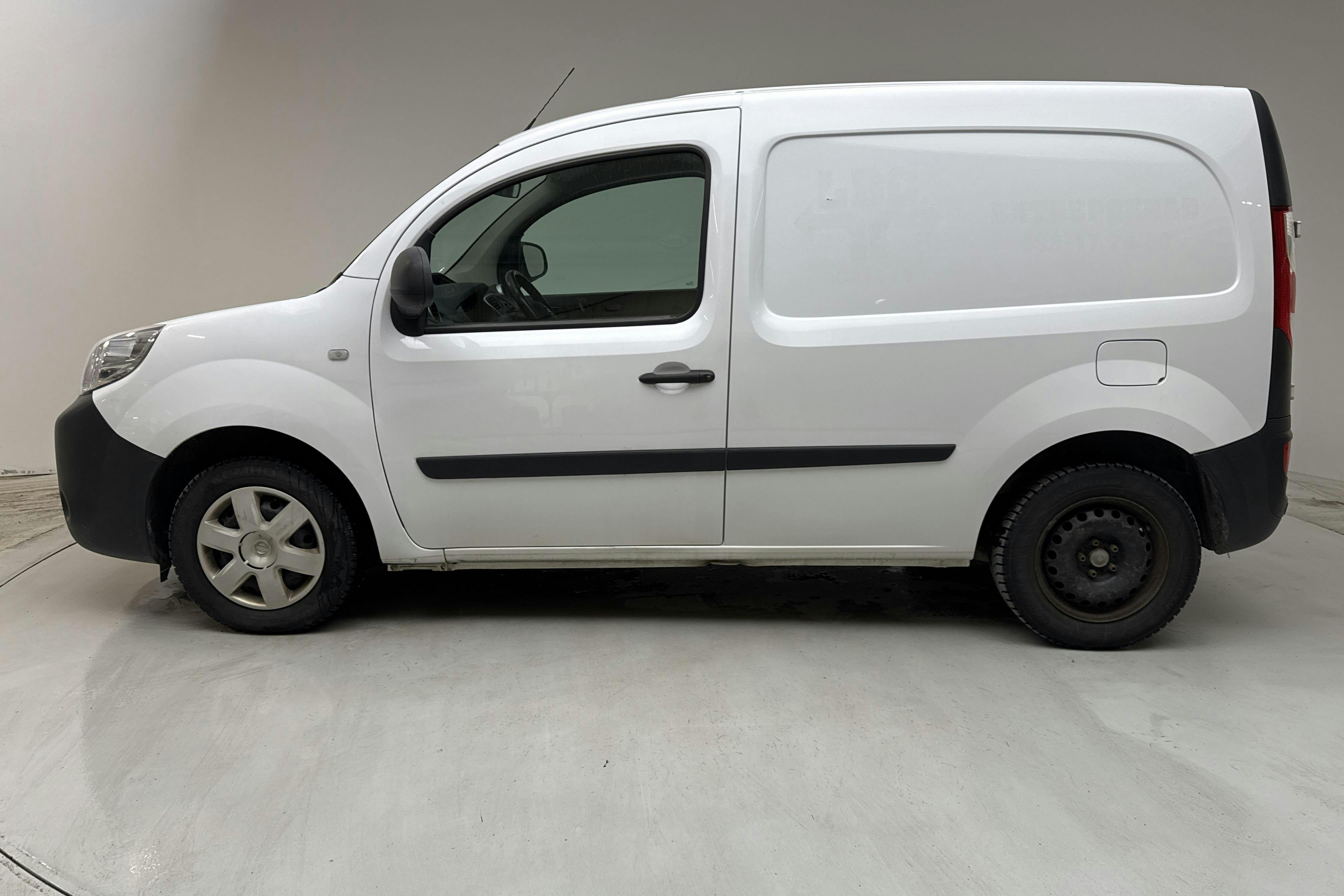 Presentation photo 2 of 13: Nissan NV250 1.5 dCi (95hk) - 92 910 km - Manual - white - 2020
