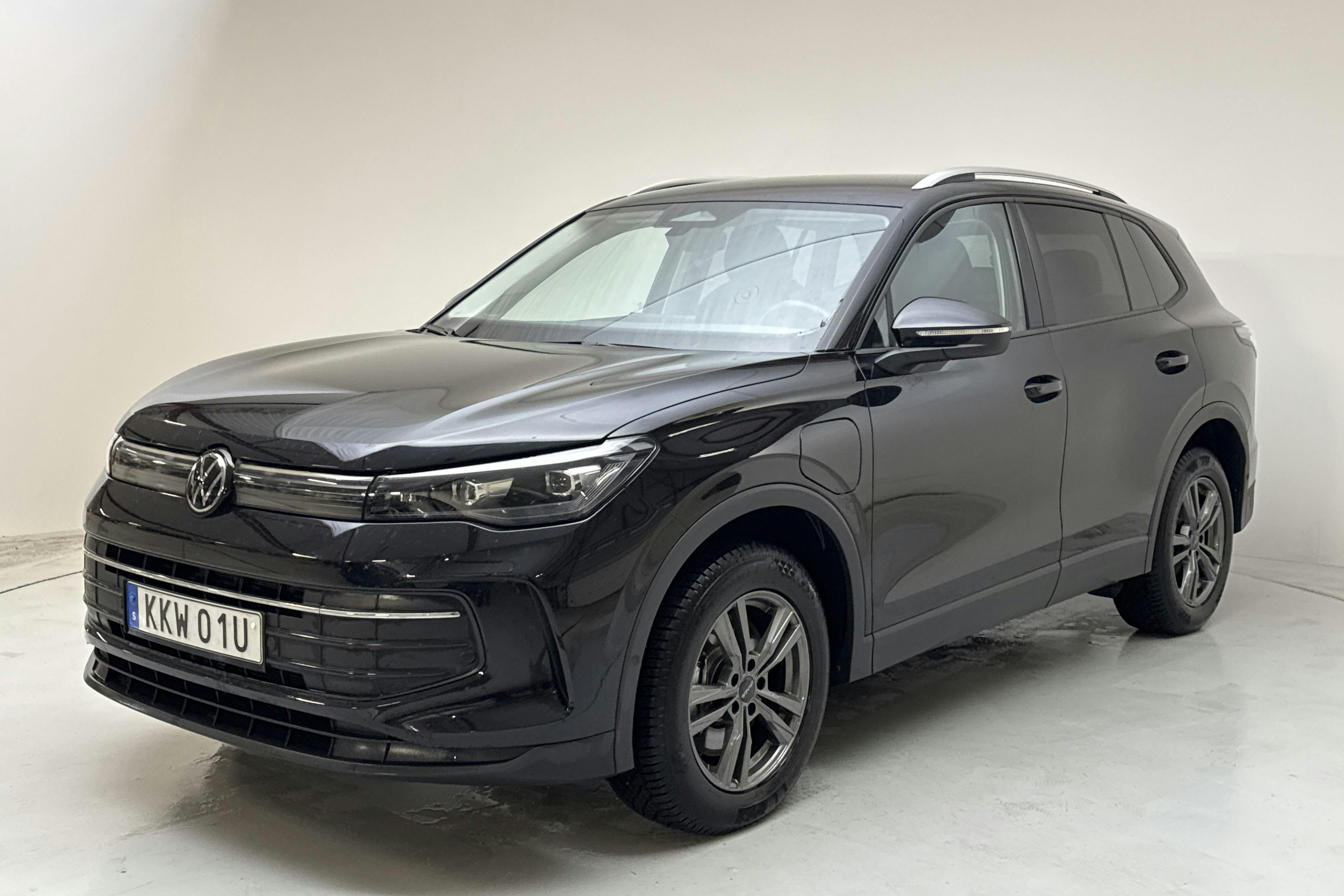 Presentationsfoto 1 av 17: VW Tiguan 1.5 eTSI (150hk) - 1 643 mil - Automat - svart - 2024