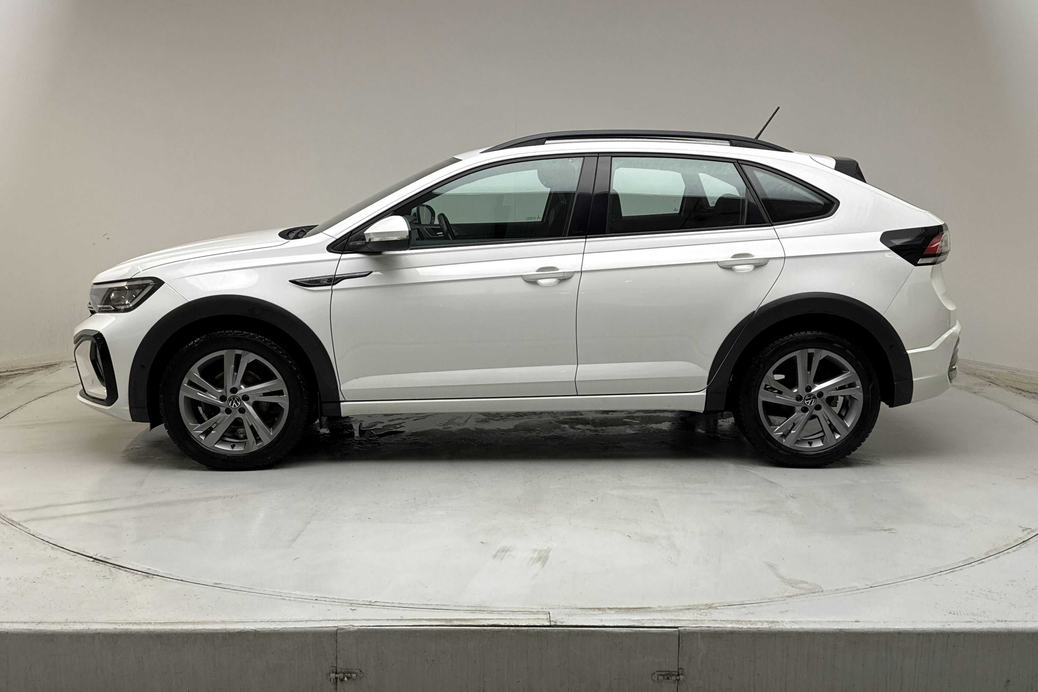 Präsentationsfoto 2 von 13: VW Taigo 1.5 TSI (150hk) - 147 170 Kilometer - Verkaufsautomat - Weiß - 2024