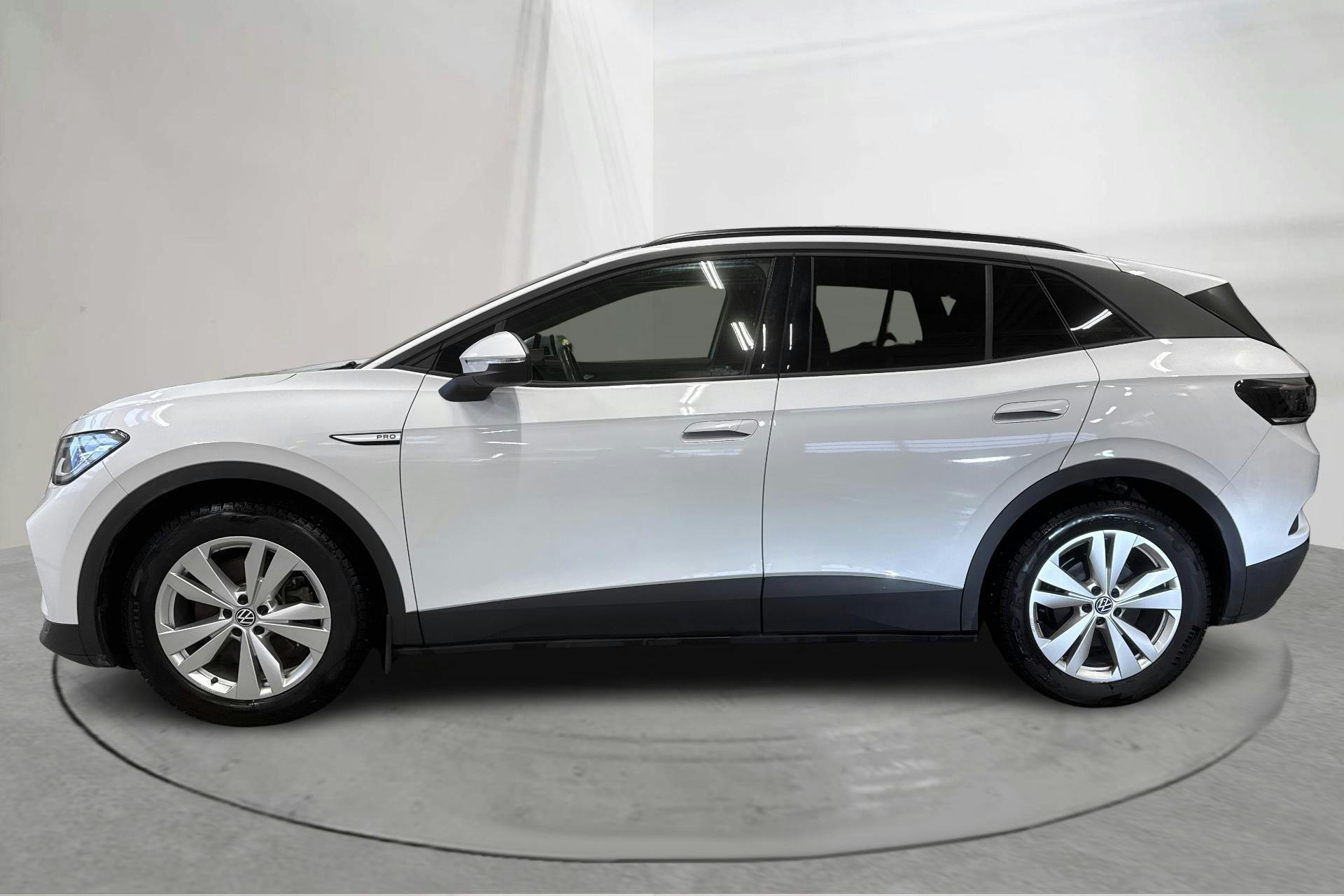 Præsentationsfoto 2 af 21: VW ID.4 77kWh (204hk) - 43 130 kilometer - Salgsautomat - Hvid - 2021