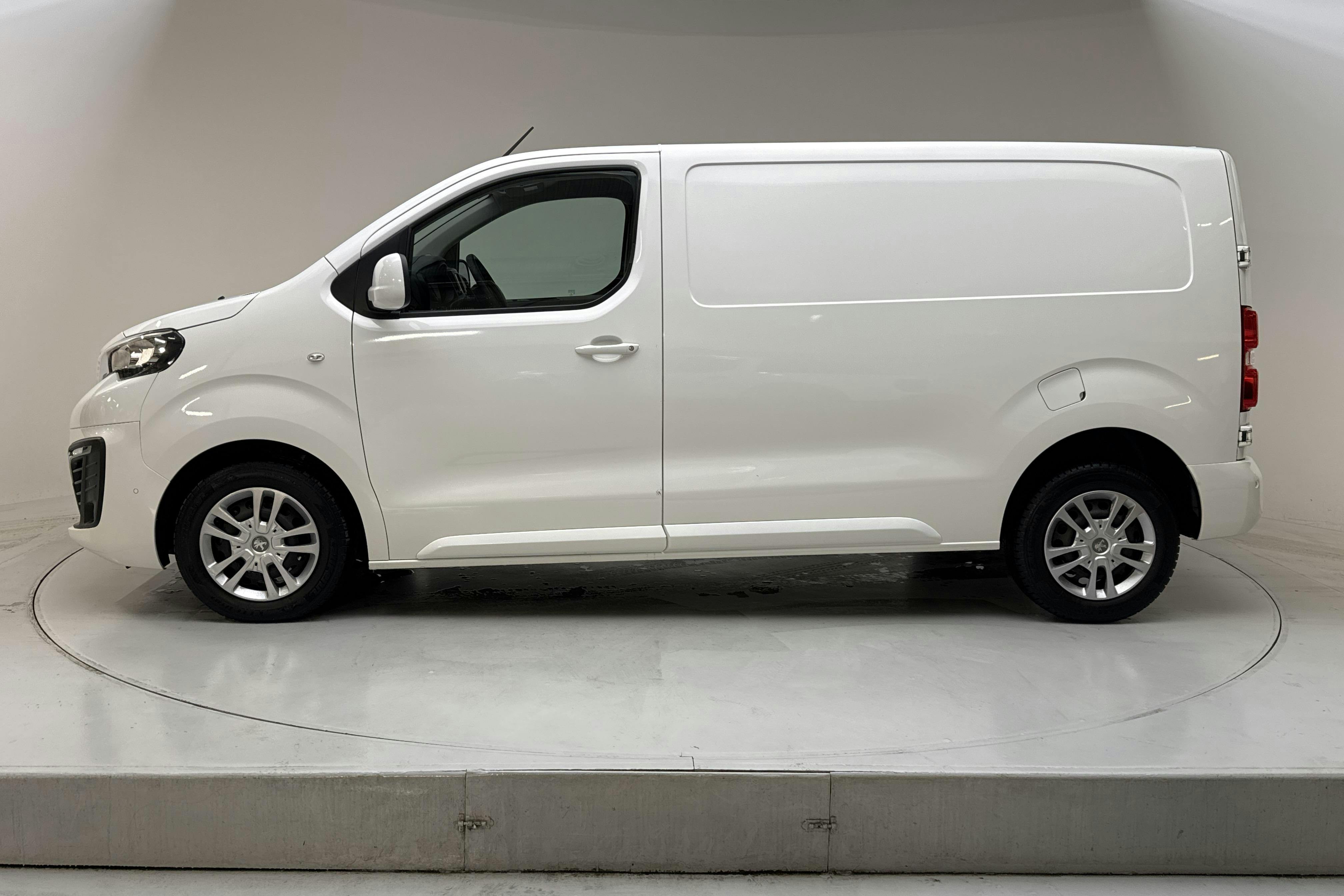 Presentationsfoto 2 av 13: Peugeot Expert BlueHDi Skåp (95hk) - 8 123 mil - Automat - 2017