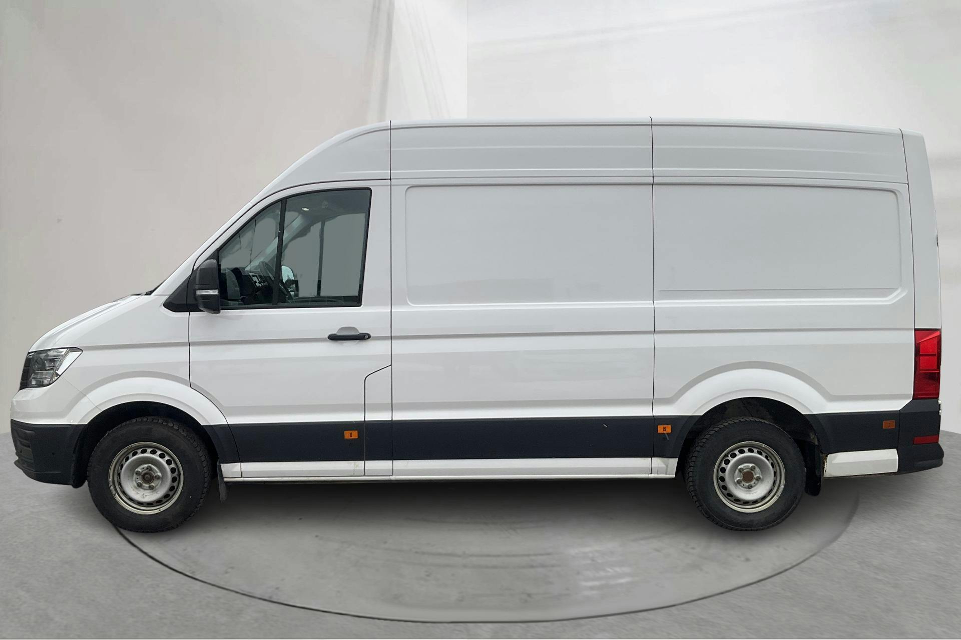 Presentationsfoto 2 av 16: VW Crafter 35 2.0 TDI Skåp (177hk) - 18 449 mil - Manuell - vit - 2023