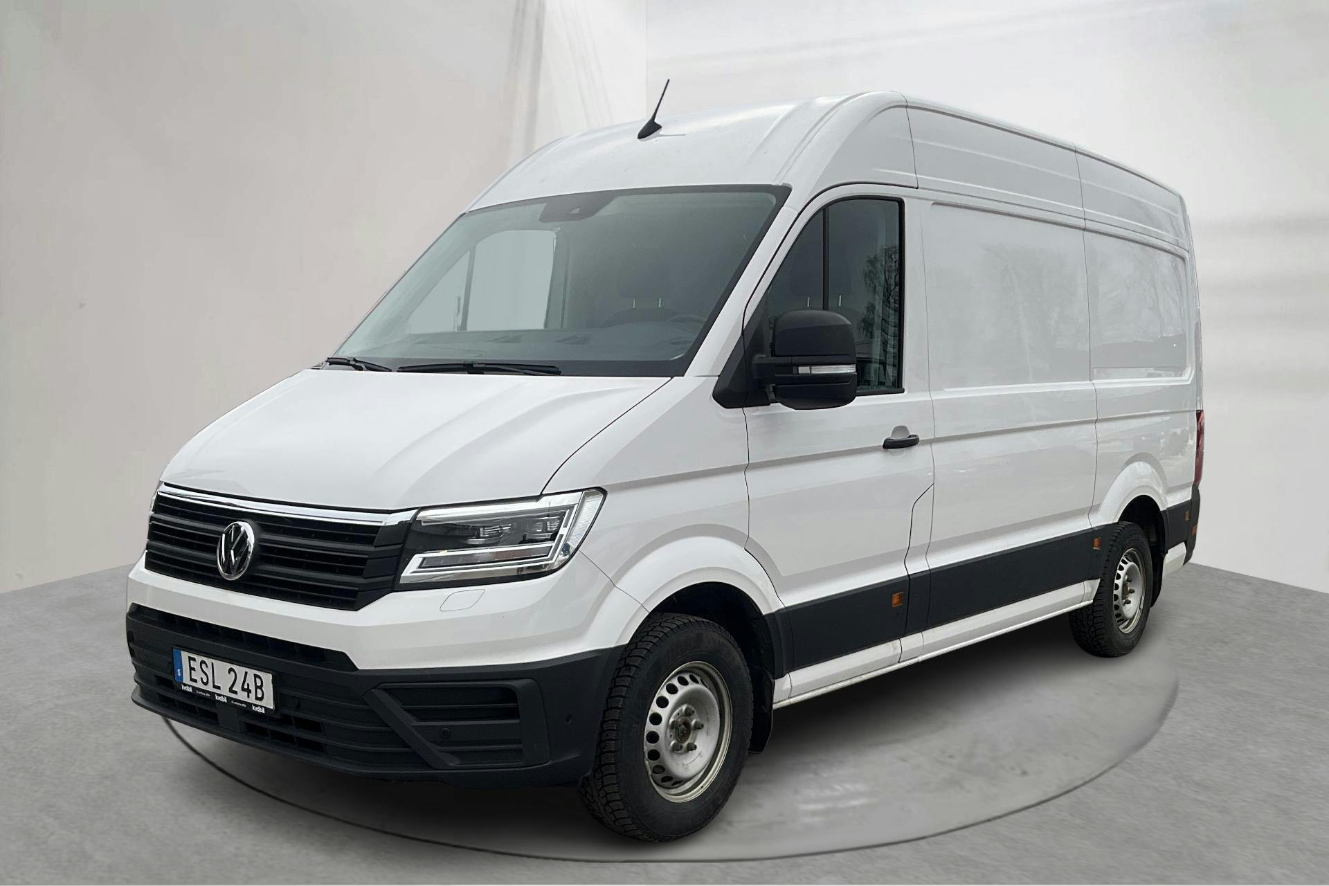 Presentationsfoto 1 av 16: VW Crafter 35 2.0 TDI Skåp (177hk) - 18 449 mil - Manuell - vit - 2023