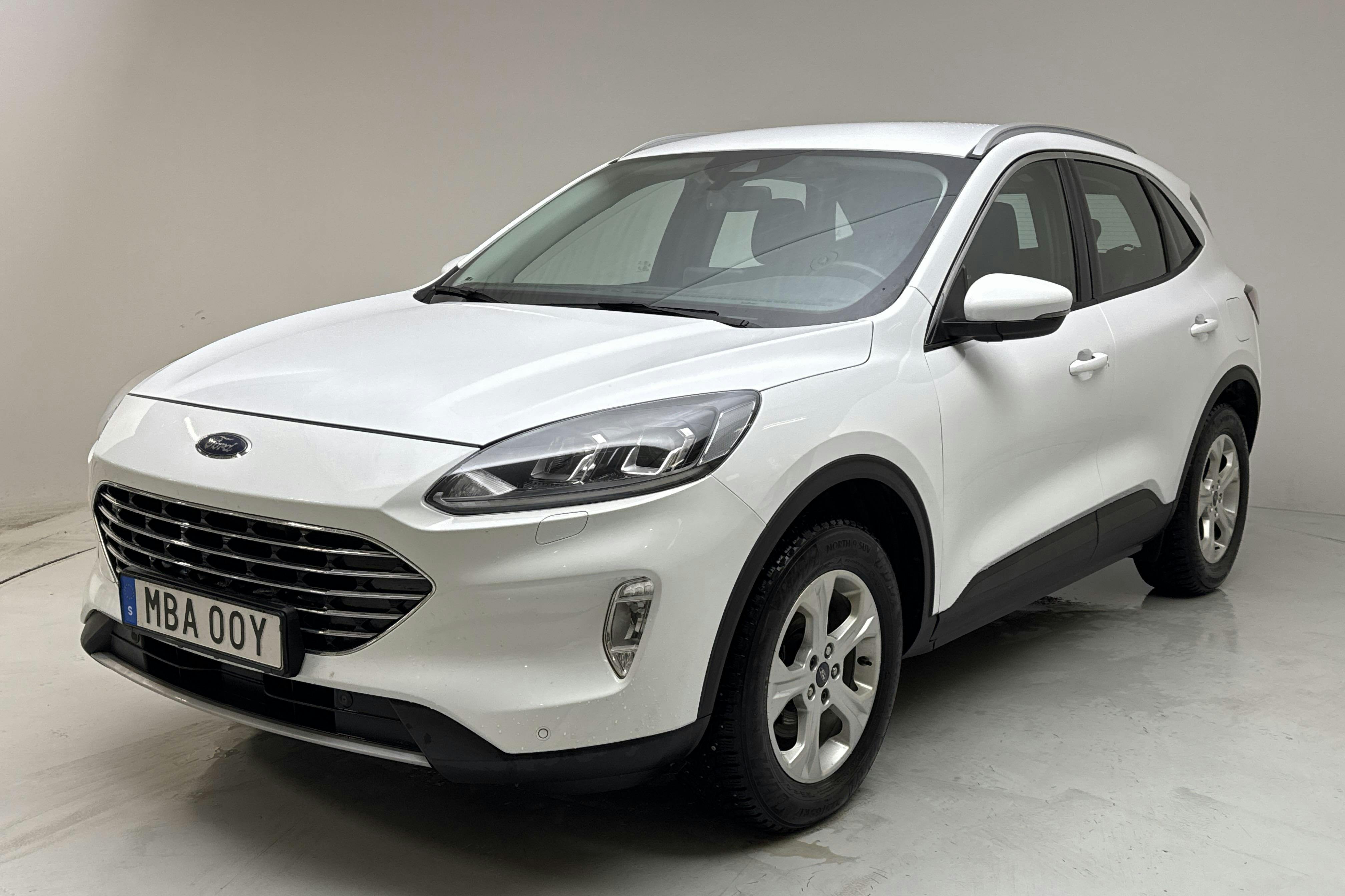 Presentation photo 1 of 14: Ford Kuga 2.5 Elhybrid AWD (190hk) - 240 520 km - Automatic - white - 2022