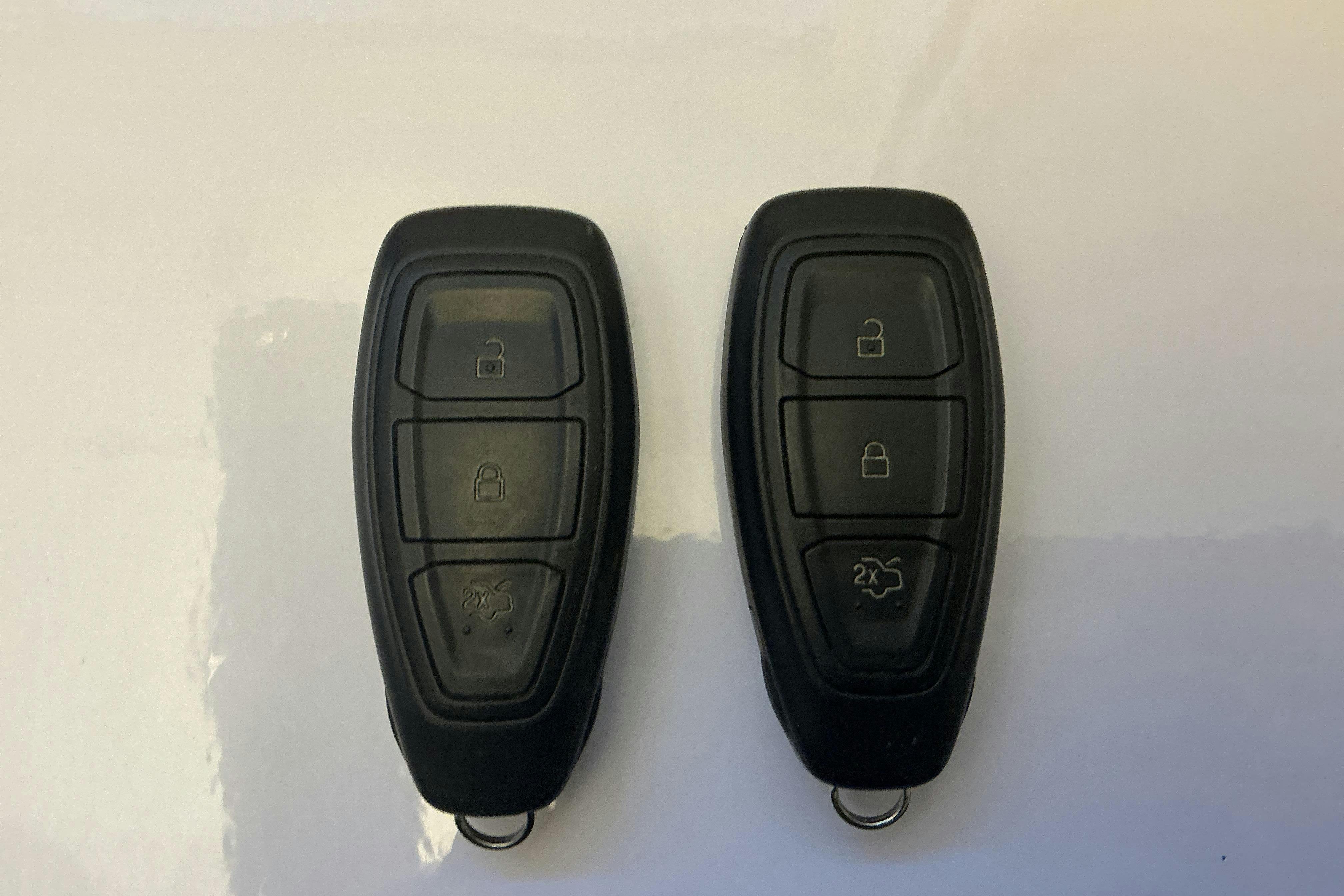 Presentation photo 14 of 14: Ford Kuga 2.5 Elhybrid AWD (190hk) - 240 520 km - Automatic - white - 2022