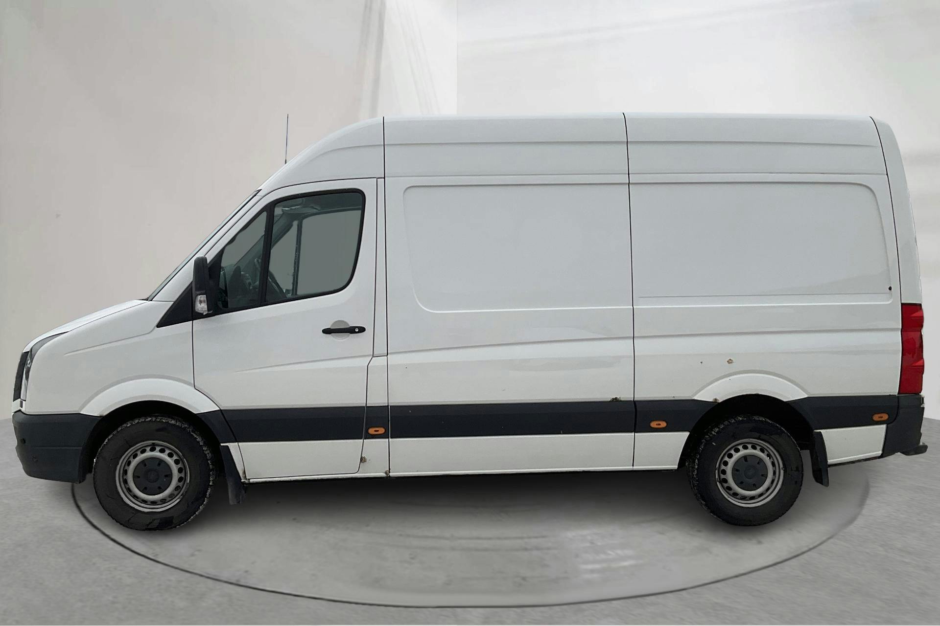 Præsentationsfoto 2 af 13: VW Crafter 35 2.0 TDI Skåp (163hk) - 171 500 kilometer - Manuel - Hvid - 2016