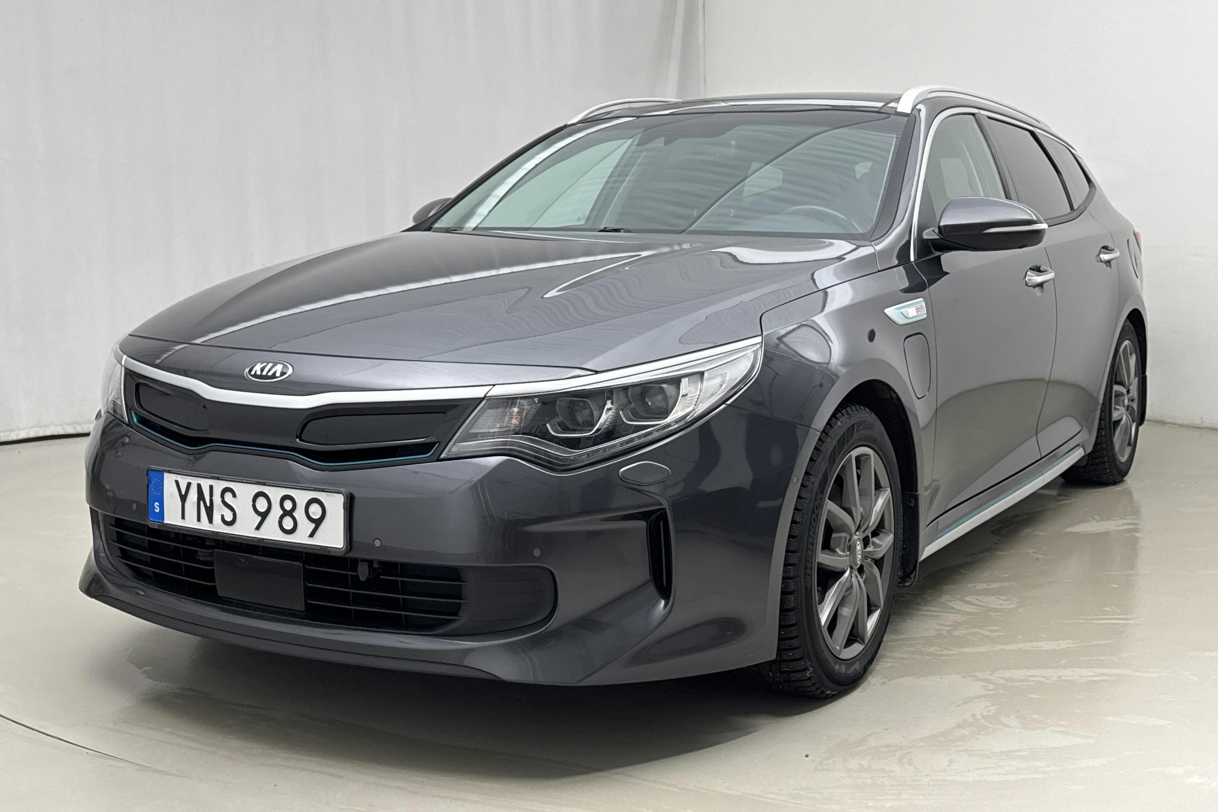 Presentationsfoto 1 av 27: KIA Optima 2.0 GDi Plug-in Hybrid SW (205hk) - 9 528 mil - Automat - grå - 2018