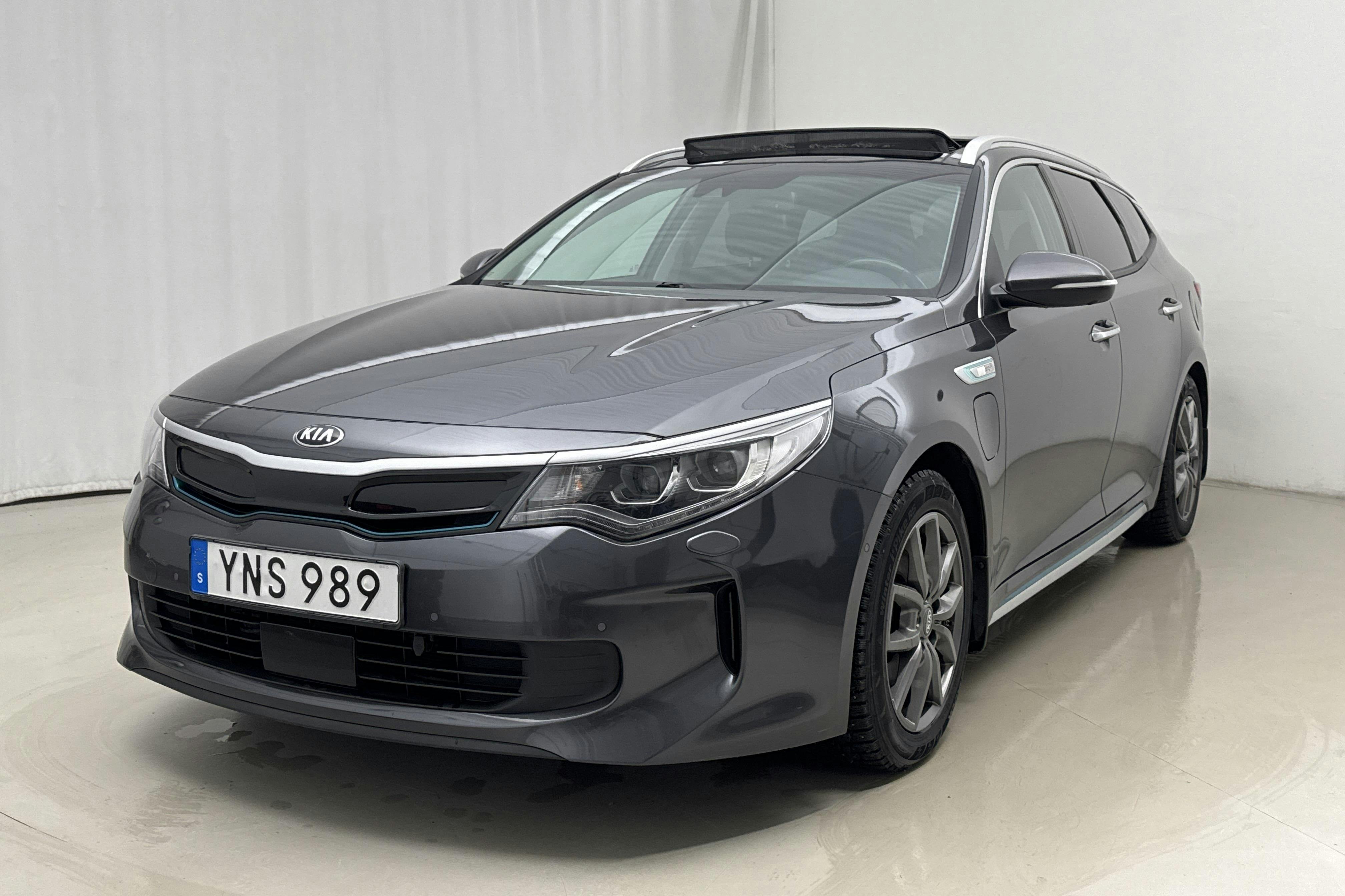 Presentationsfoto 2 av 27: KIA Optima 2.0 GDi Plug-in Hybrid SW (205hk) - 9 528 mil - Automat - grå - 2018