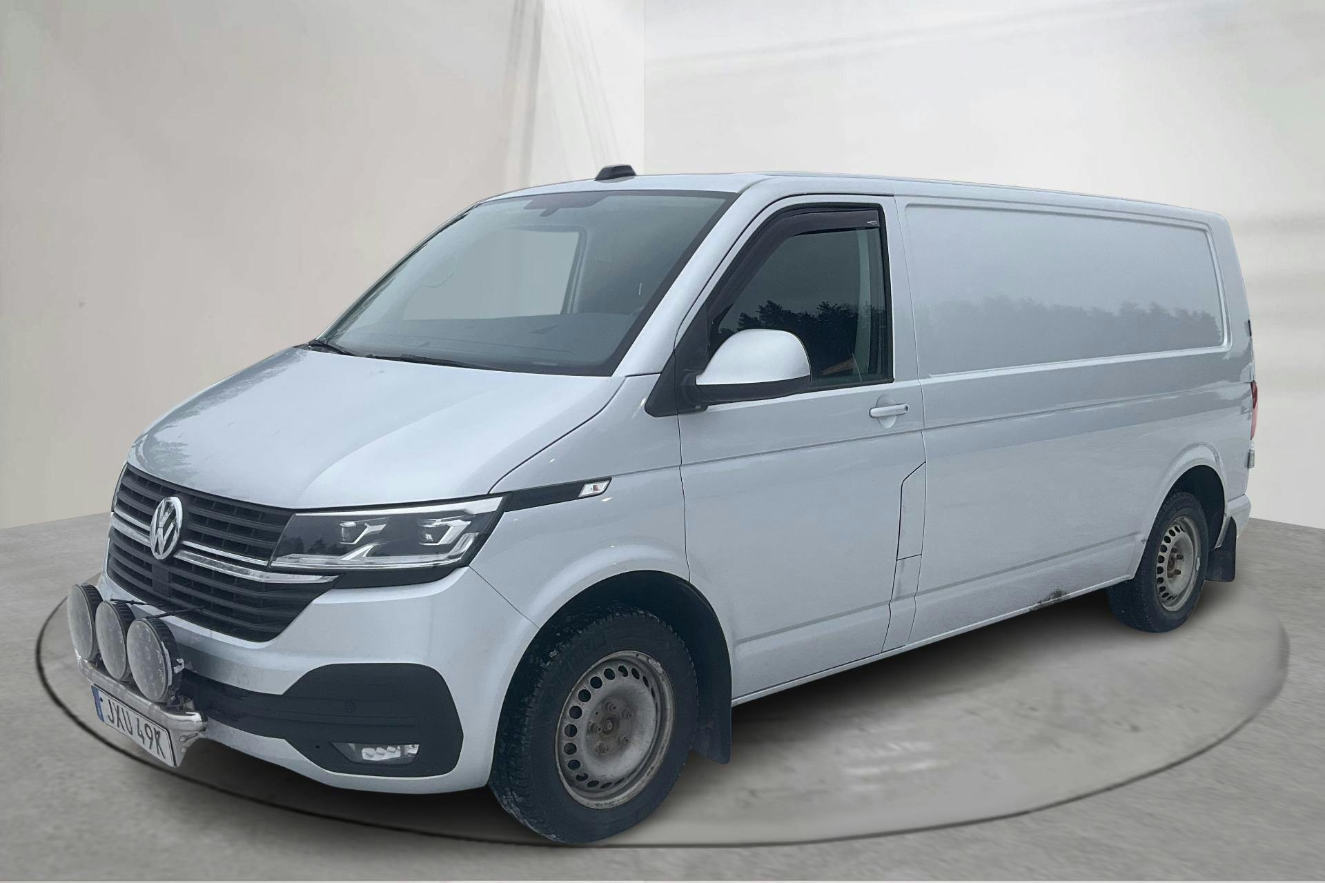 Præsentationsfoto 1 af 16: VW Transporter T6 2.0 TDI BMT Skåp 4MOTION (150hk) - 199 370 kilometer - Salgsautomat - Sølv - 2020