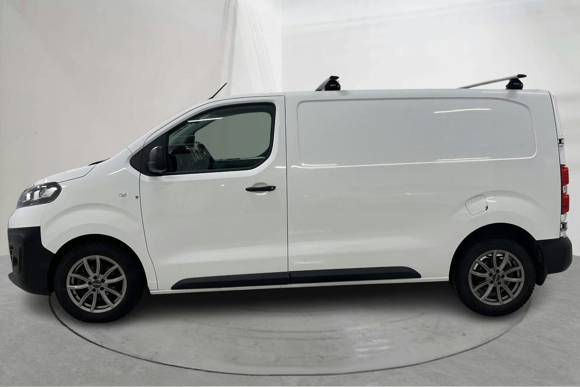 Presentationsfoto 2 av 18: Opel Vivaro 1.5 D (120hk) - 6 645 mil - Manuell - vit - 2021