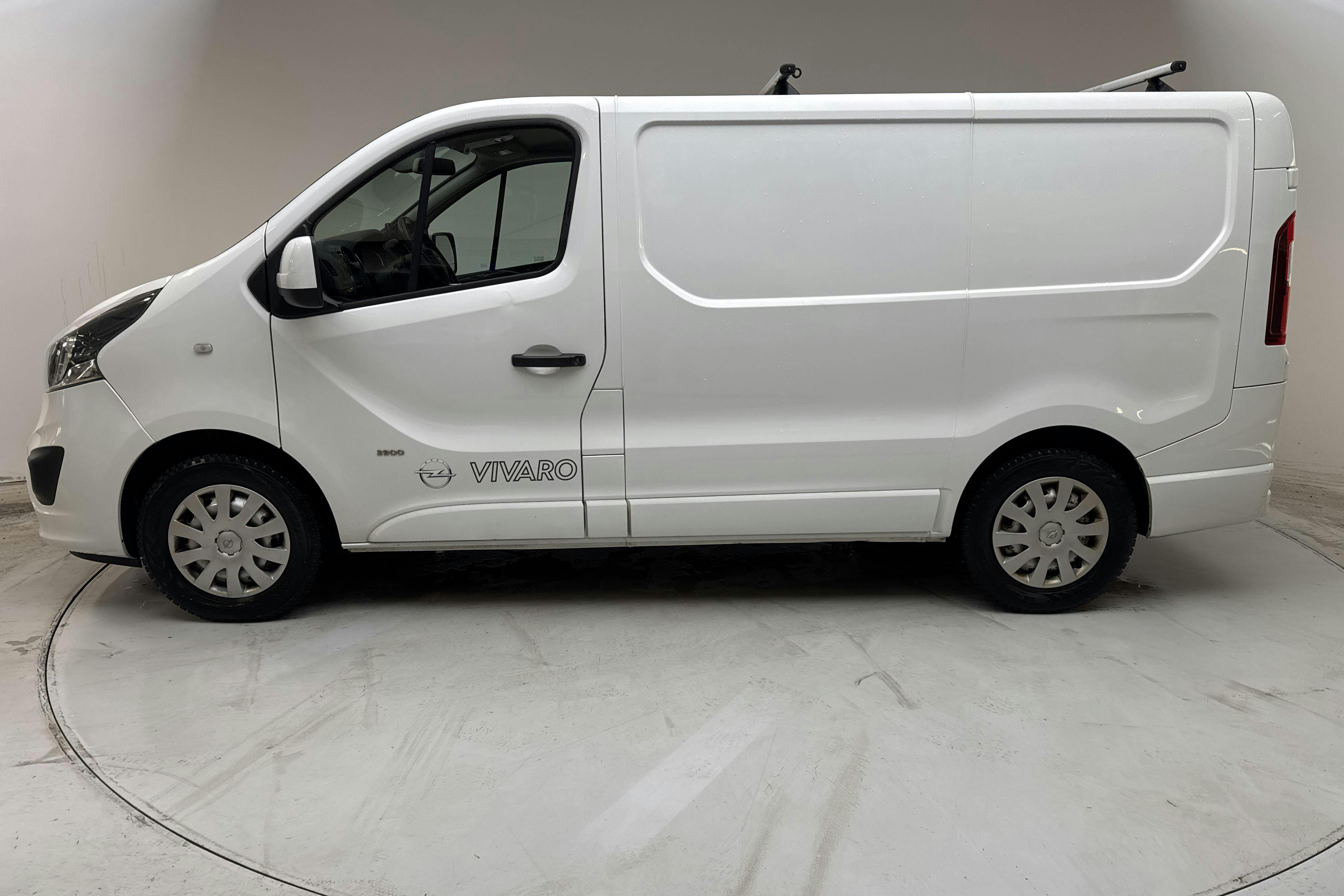 Presentation photo 2 of 11: Opel Vivaro 1.6 BITURBO (125hk) - 122 260 km - Manual - white - 2017