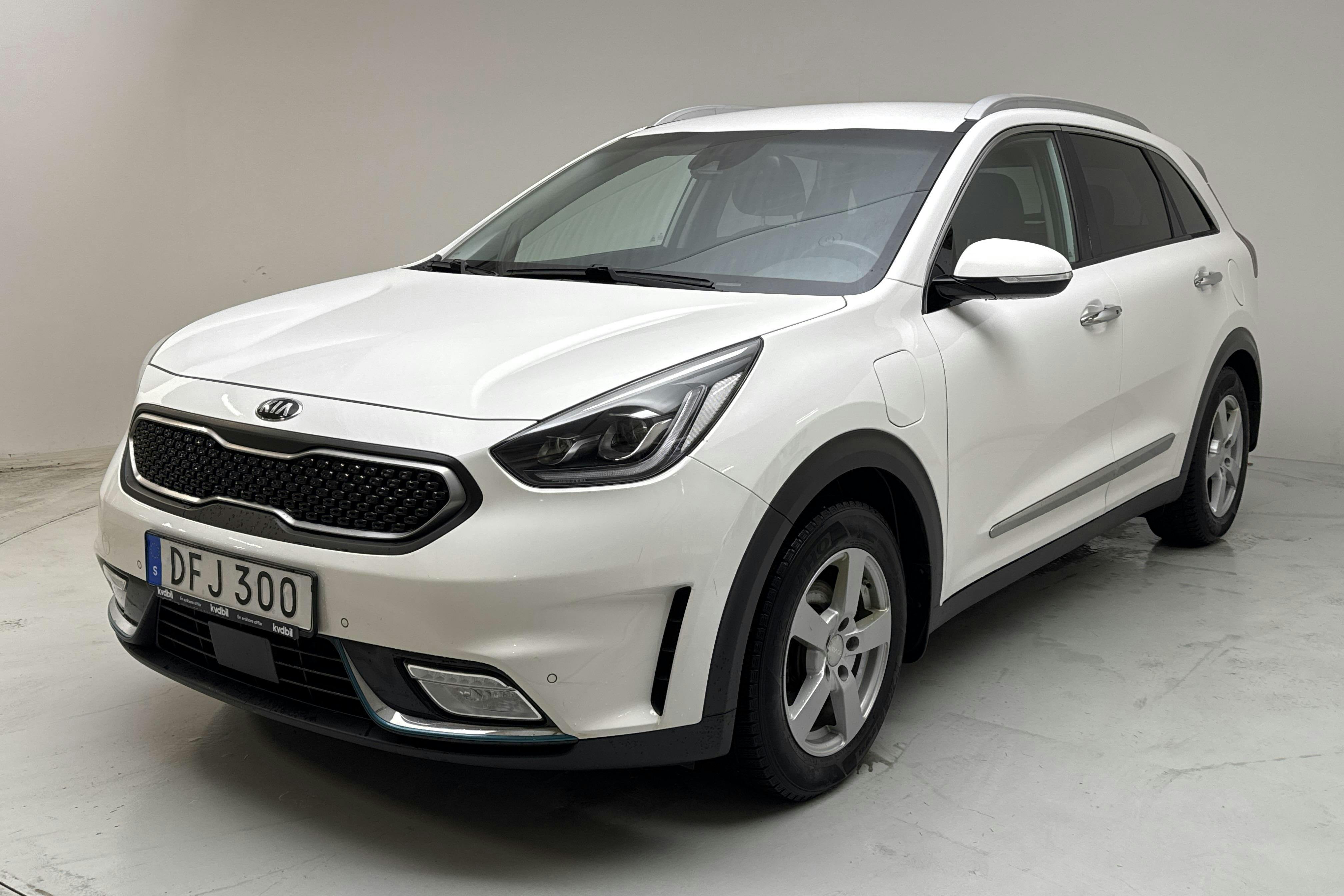 Presentationsfoto 1 av 16: KIA Niro Plug-in Hybrid 1.6 (141hk) - 15 901 mil - Automat - vit - 2018
