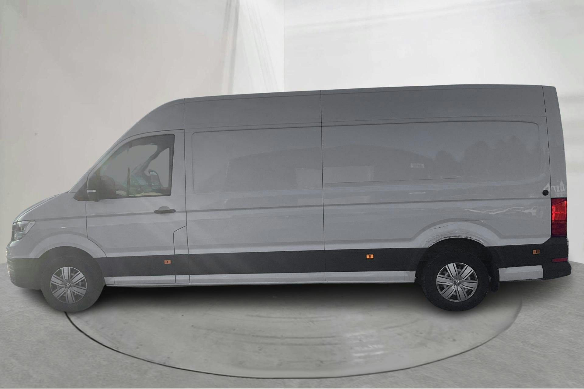 Præsentationsfoto 2 af 13: VW Crafter 35 2.0 TDI Skåp (177hk) - 94 450 kilometer - Salgsautomat - Hvid - 2022